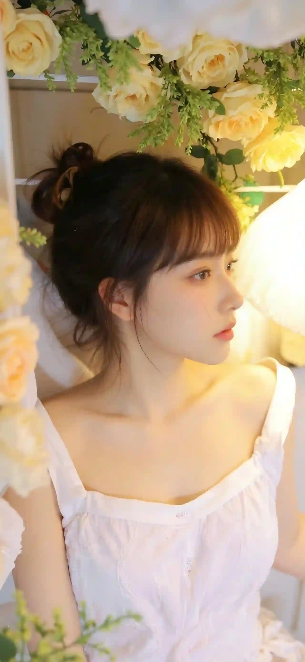 美女 手机壁纸 可爱清纯女孩 白色衣服