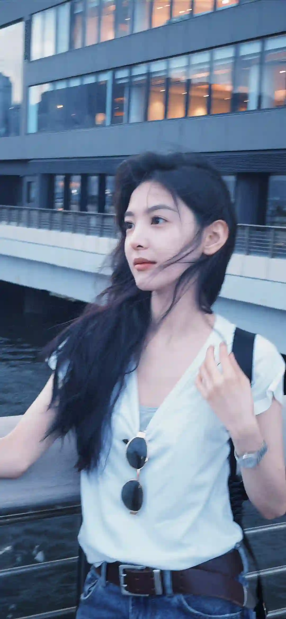 明星 章若楠 户外写真