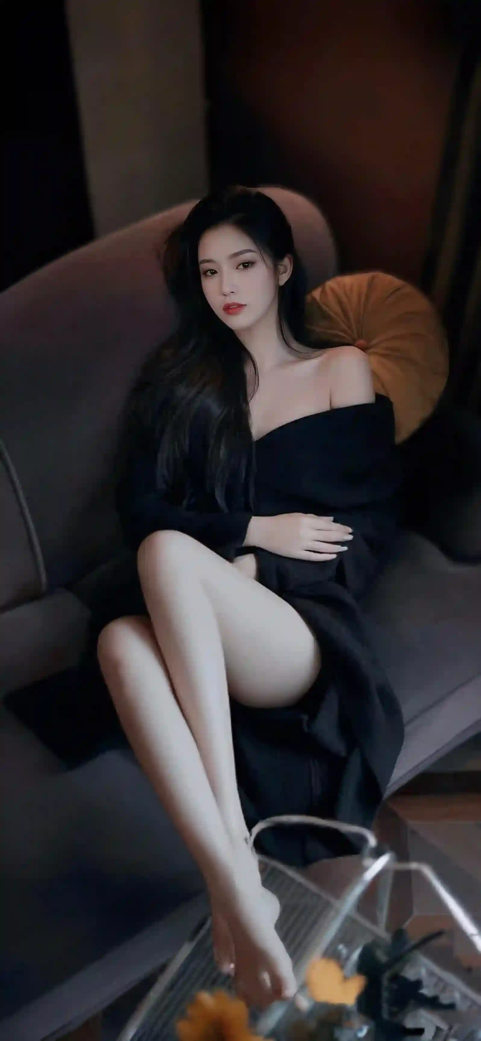 长发性感美女 抹胸穿搭 长腿美女 居家写真