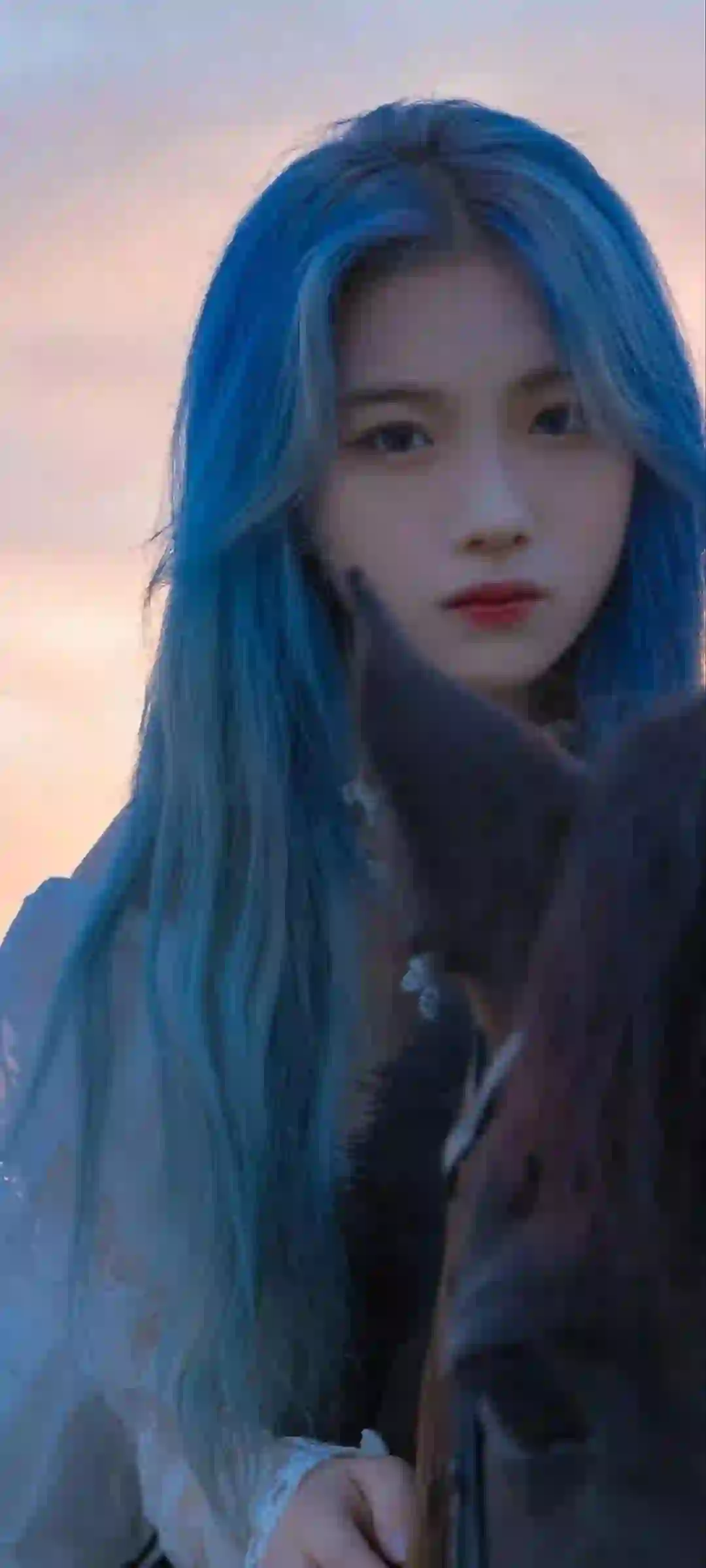 蓝发女孩 清纯 骑马少女