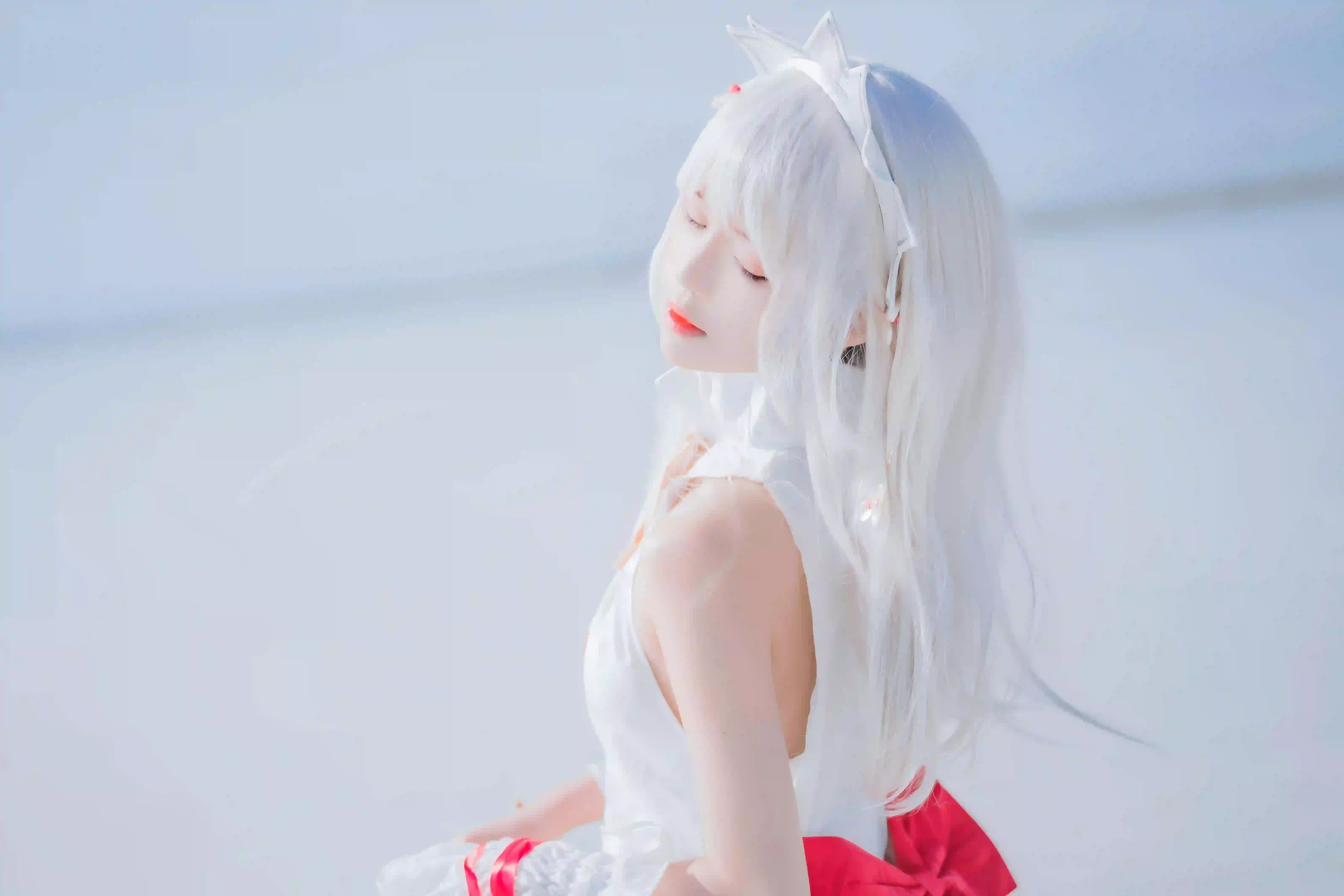 coser 蓝天白云 白色长裙 美女  唯美