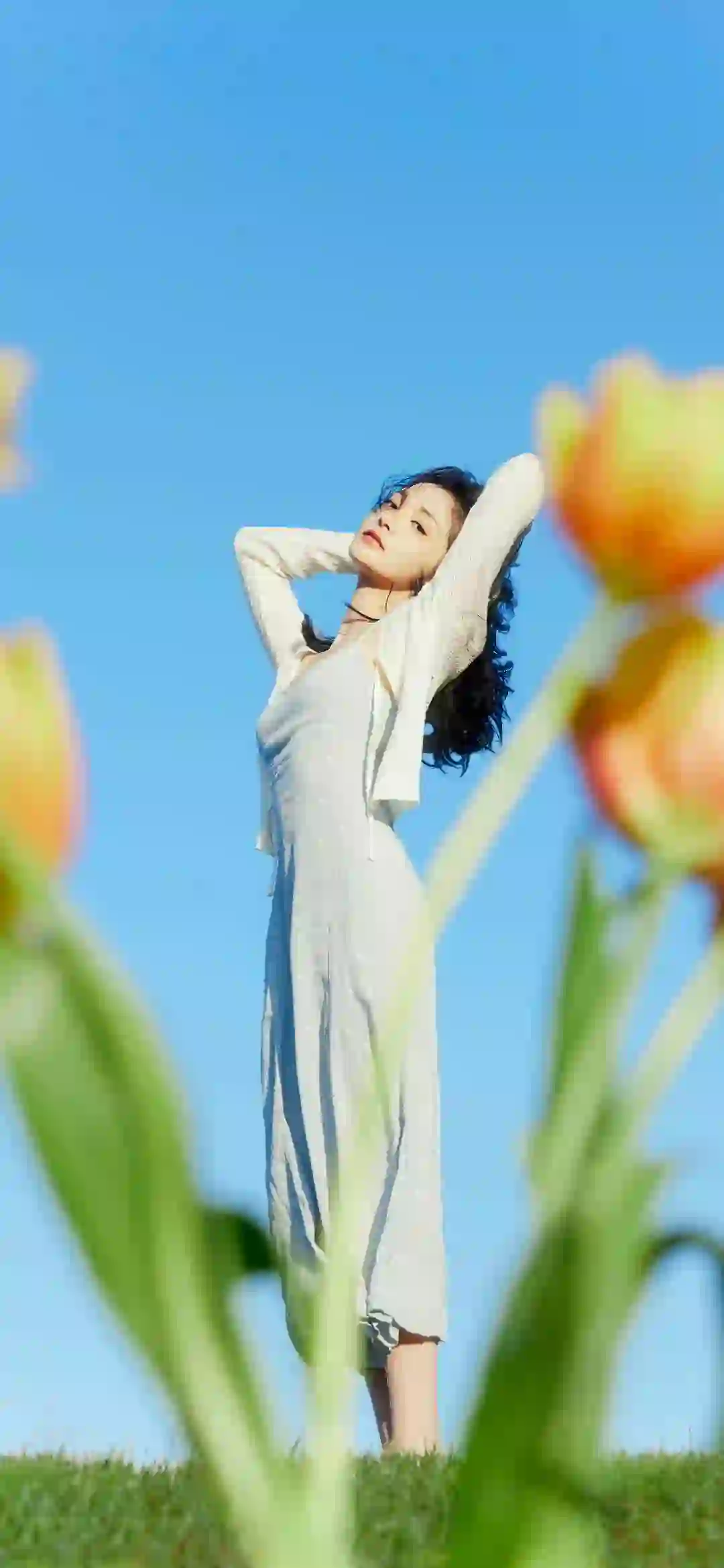 长发美女 户外 写真 草 花