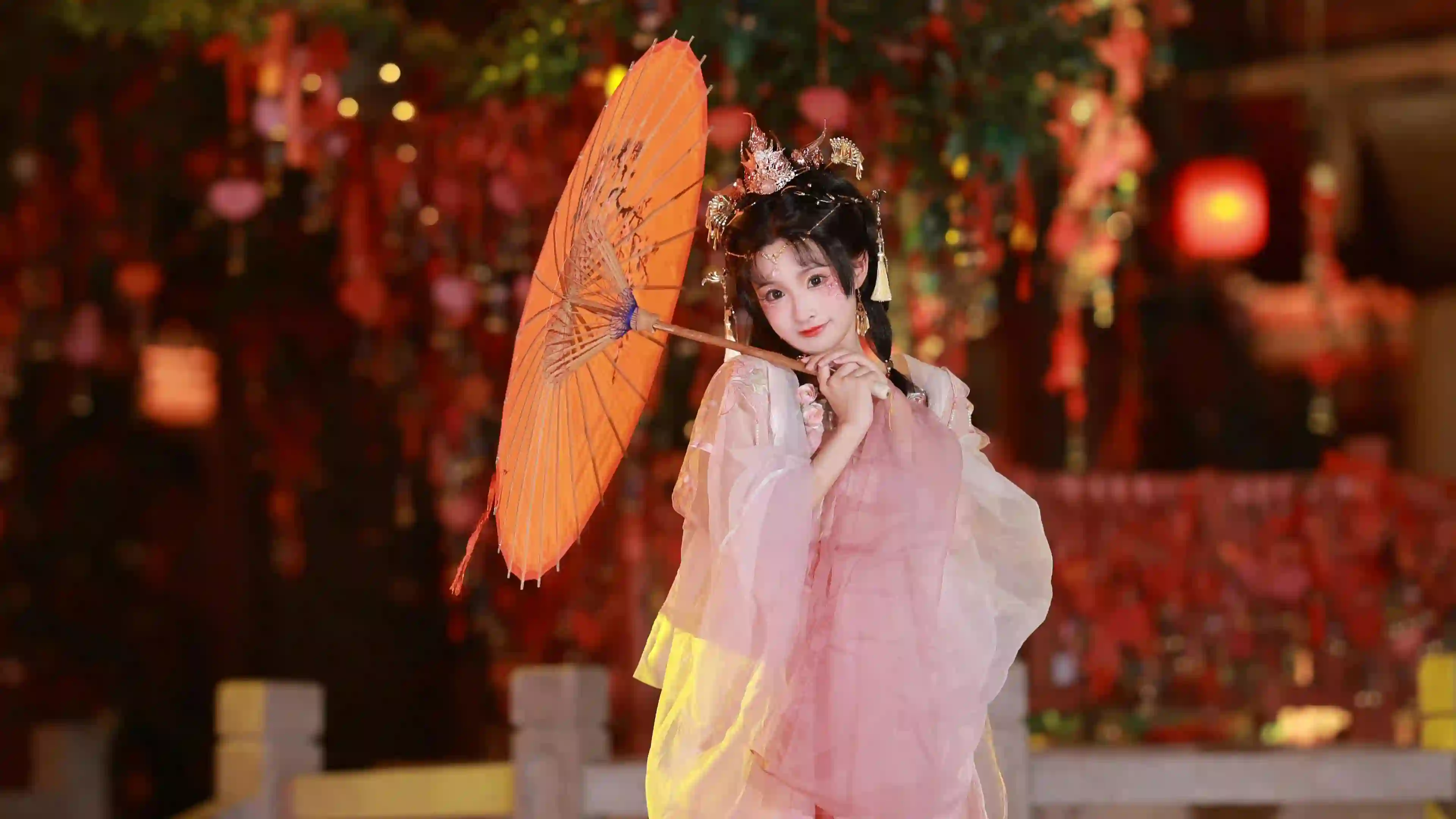 古风汉服 长发 甜美 黄色油纸伞 粉红色古风裙子