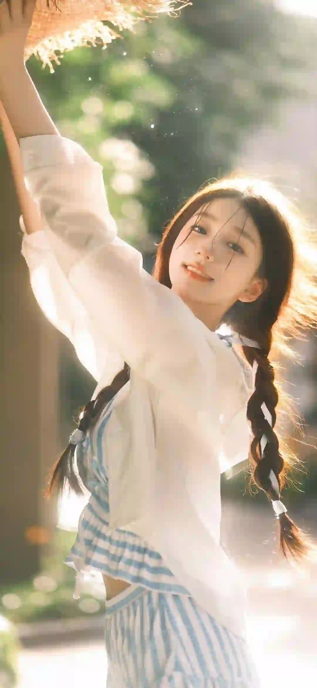 甜美 温暖 双马尾可爱女孩 甜美系女孩 户外 阳光 惬意