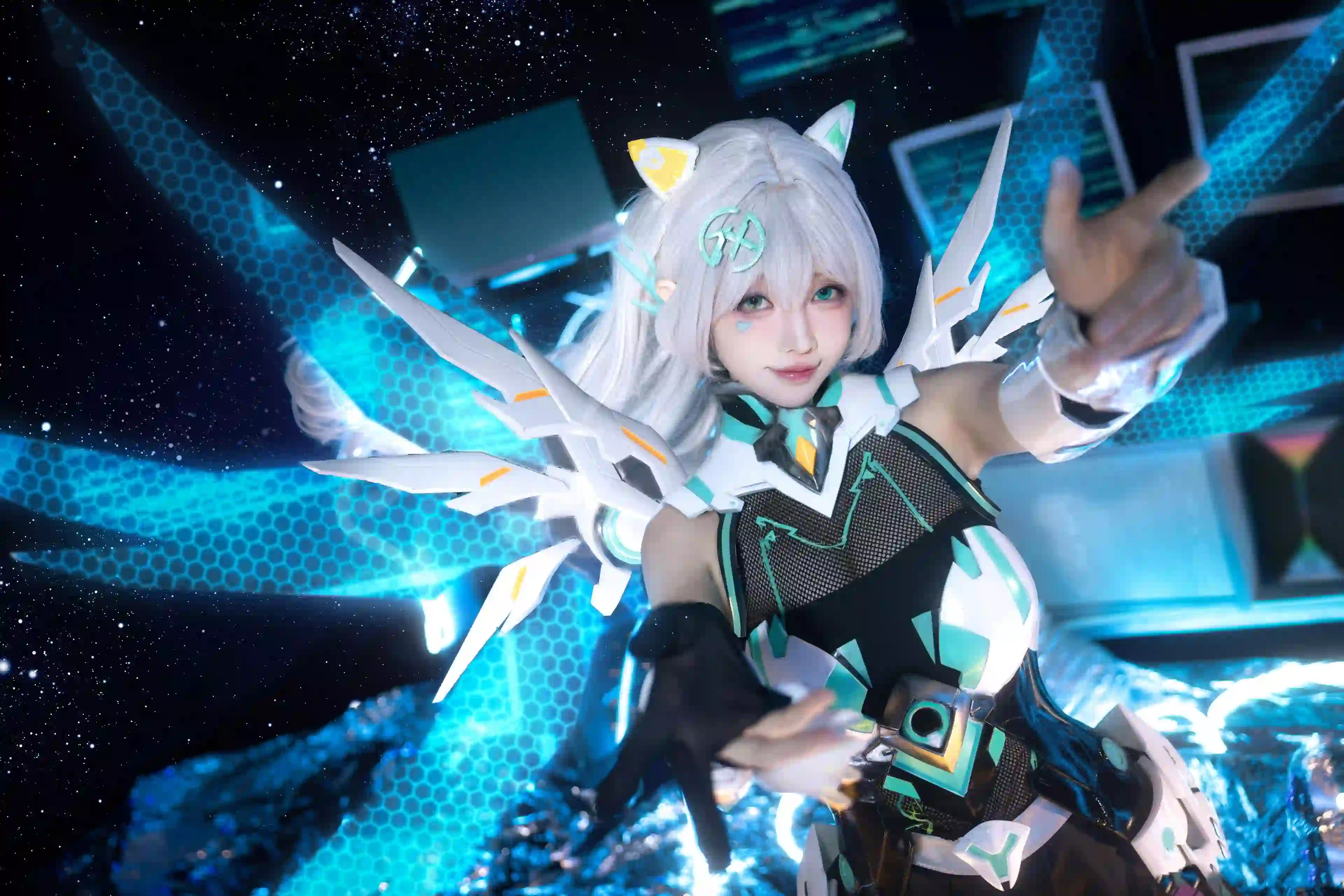 Coser 长发美女 白色头发 天选姬 酷酷