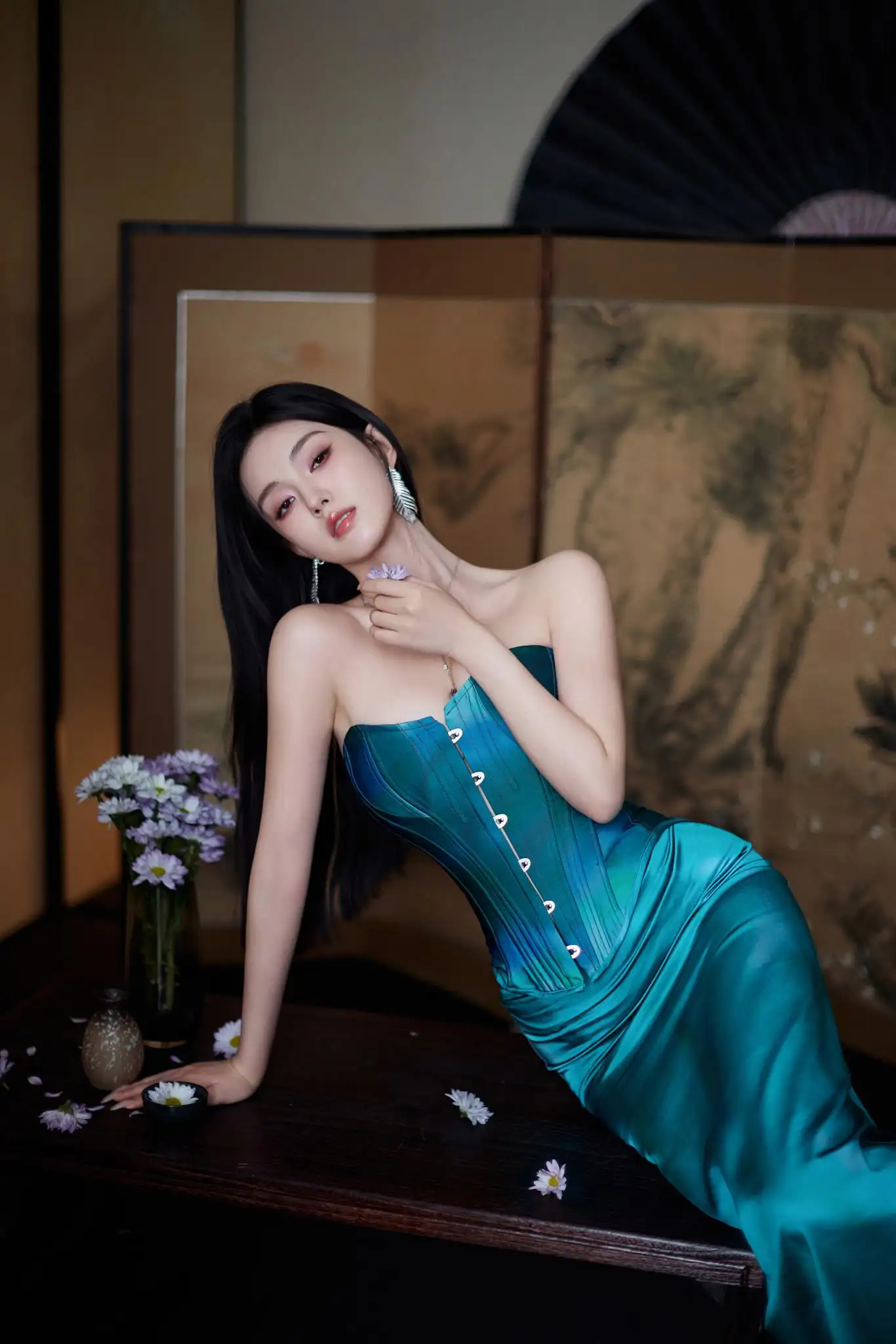 蓝色旗袍｜长腿｜性感｜美女｜妩媚