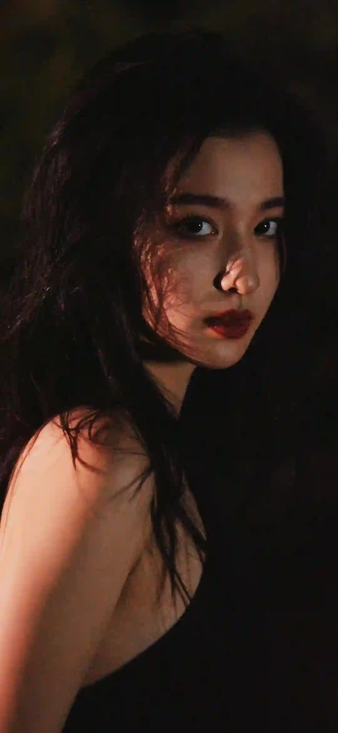 长发美女 性感美女 明星 手机壁纸 王楚然 光影