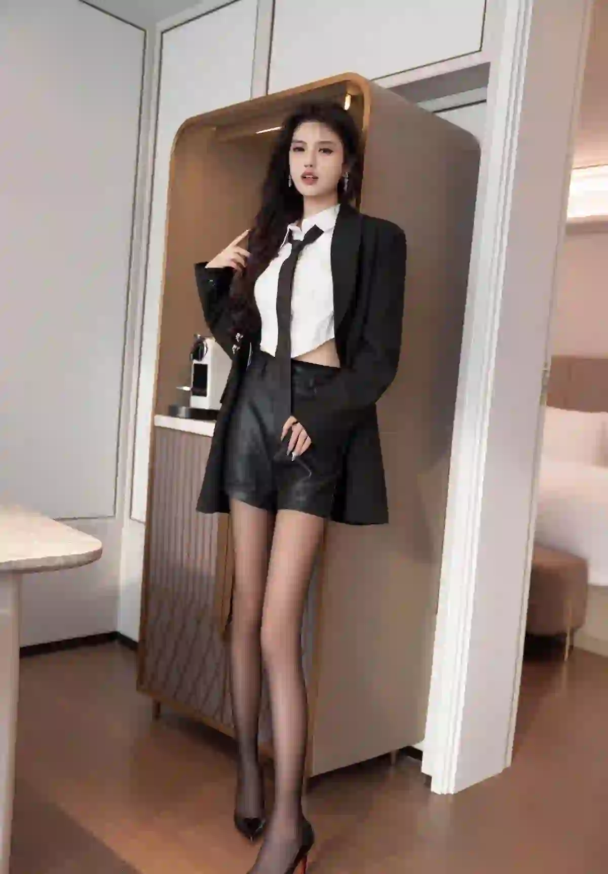 黑丝高跟美女 白色衬衫 丝袜美腿