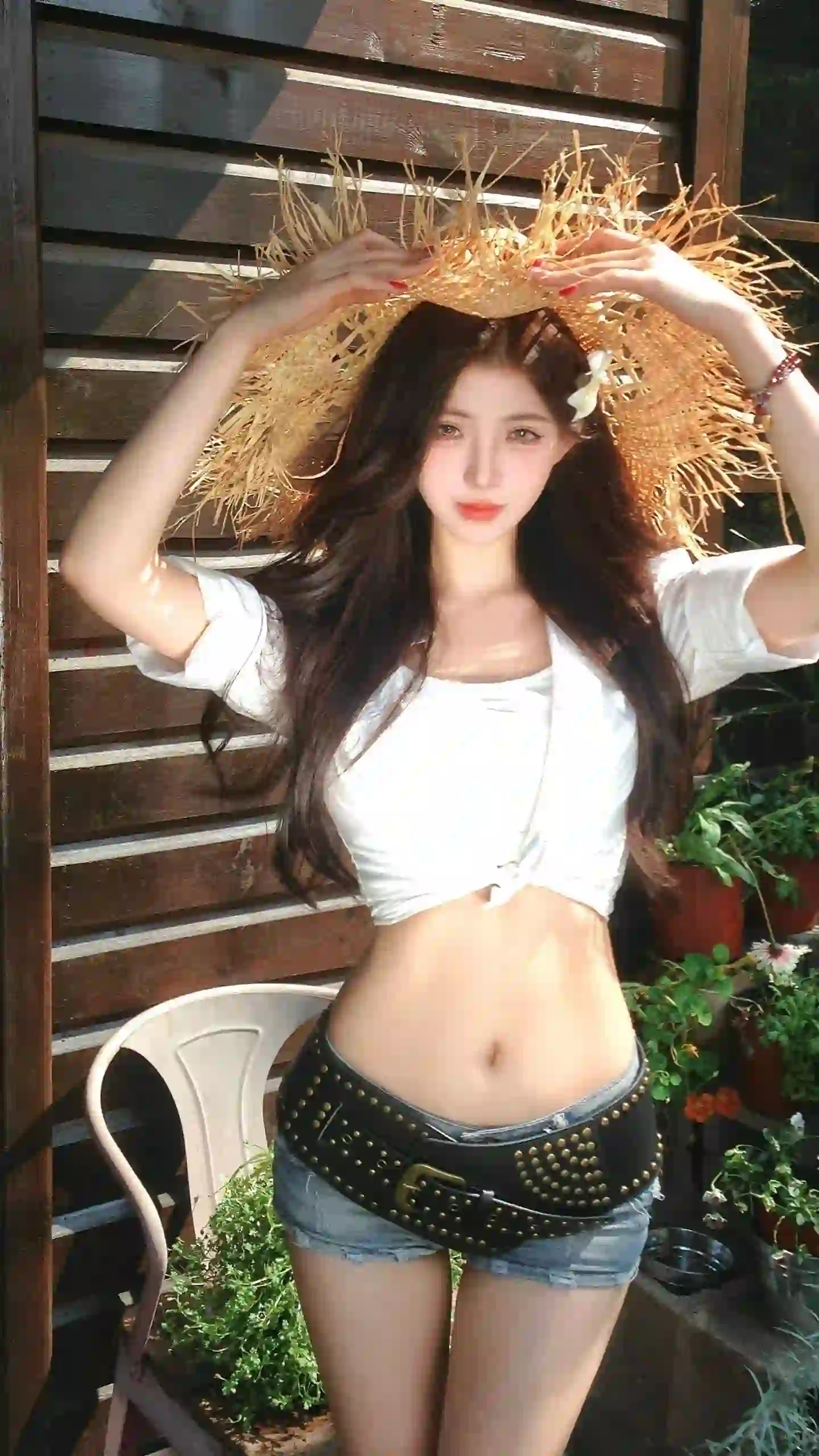 长发草帽女孩 长腿女孩 阳光 户外