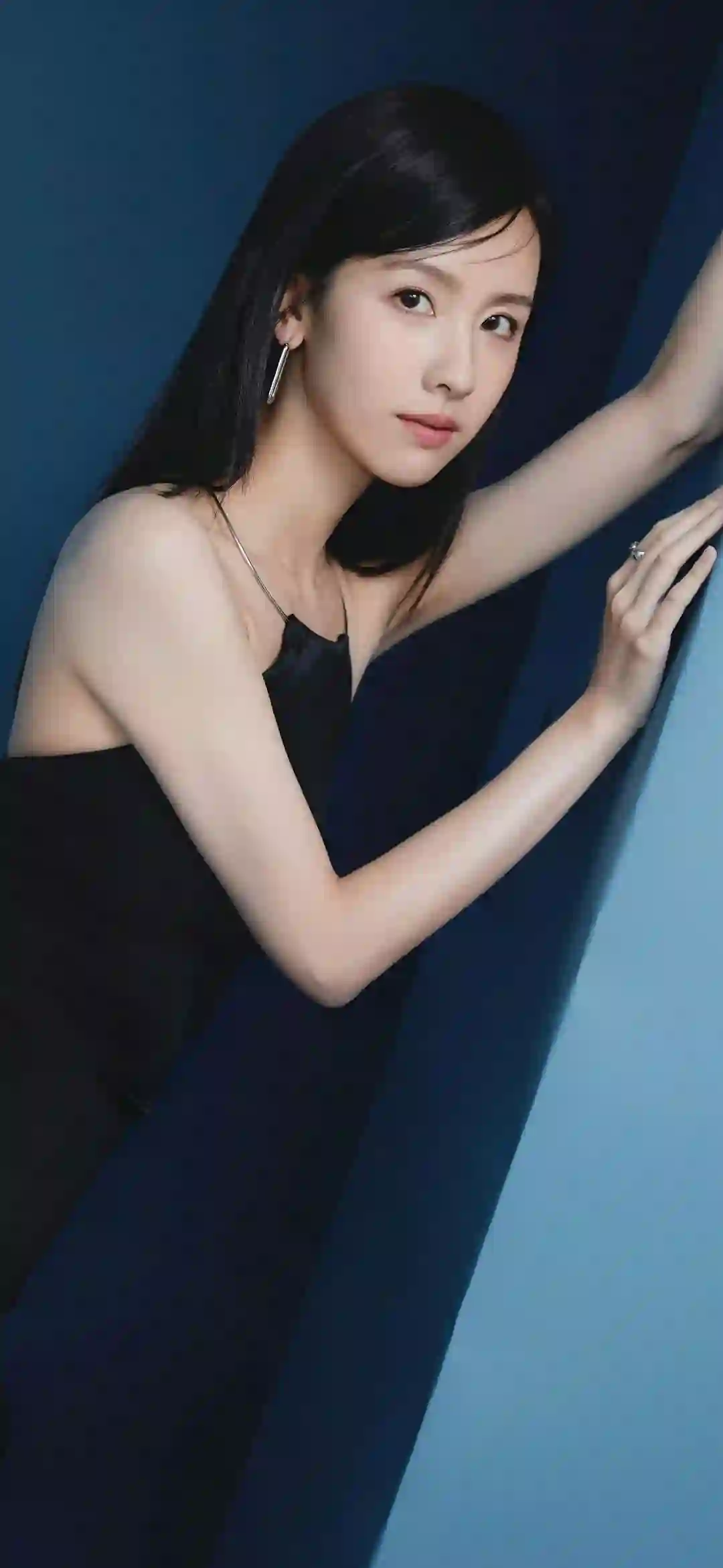 黑色长裙 陈都灵