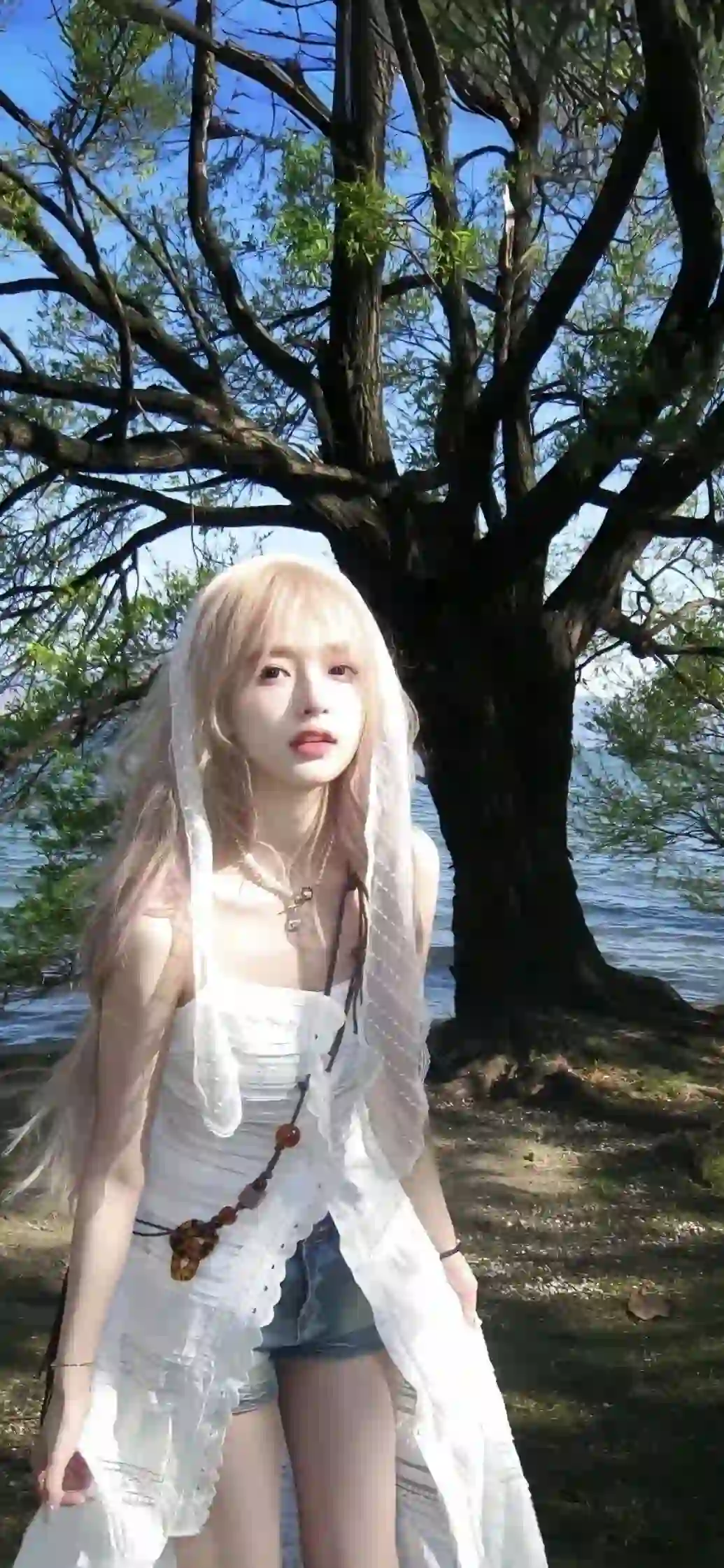 白色衣服 长发清纯美女 唯美 户外 自然