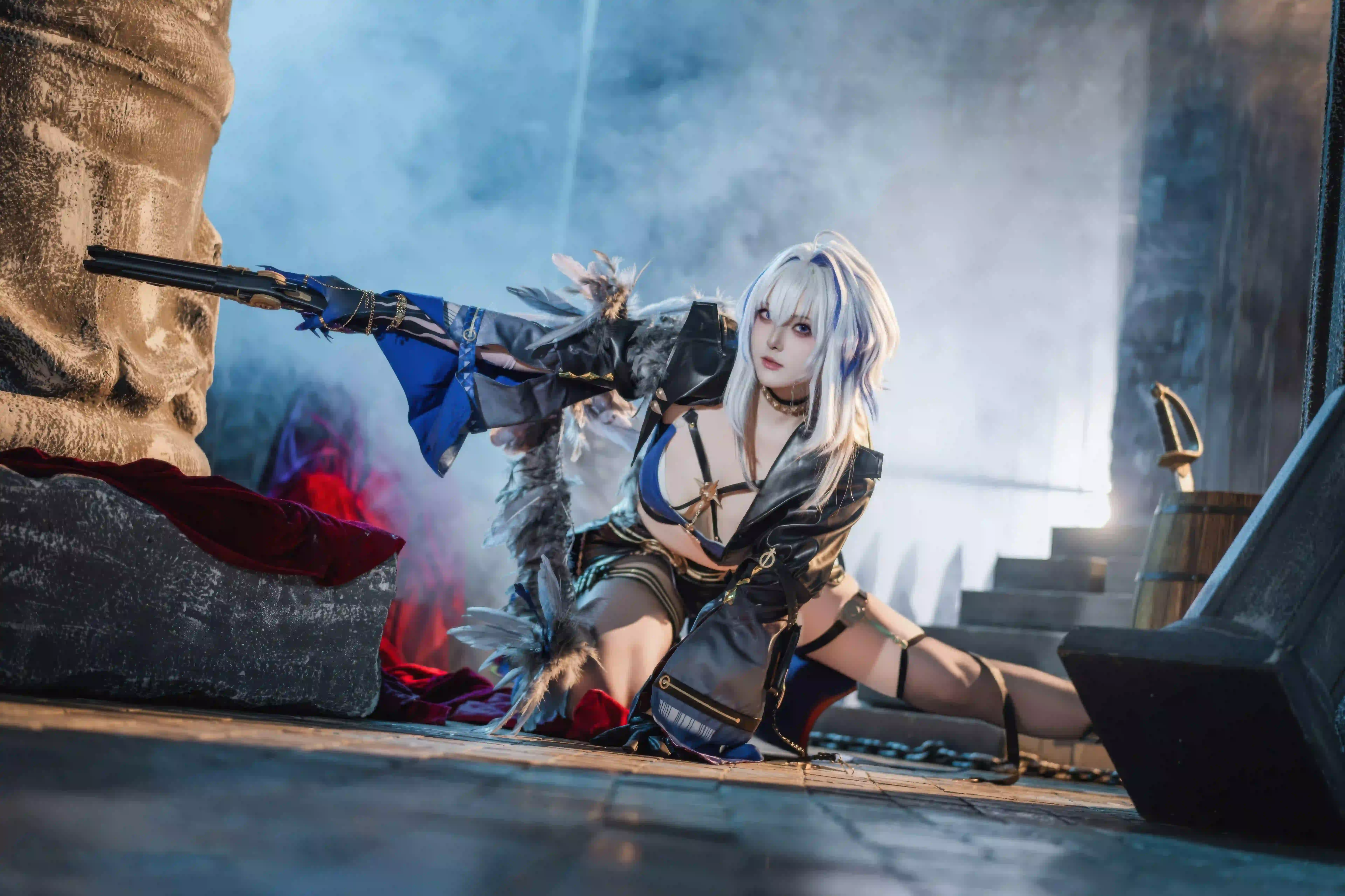 白色头发 性感美女 Coser 武器