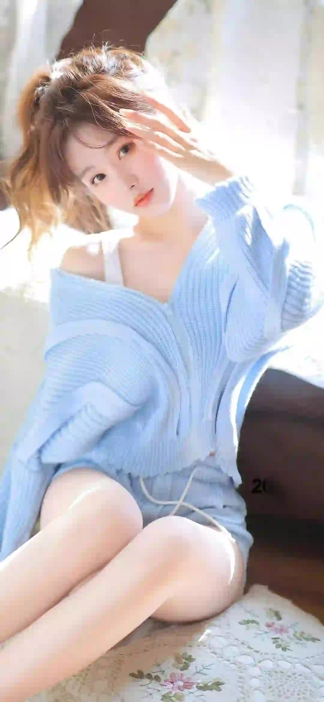 蓝色毛线衣 阳光 居家写真 长腿美女 清纯美女