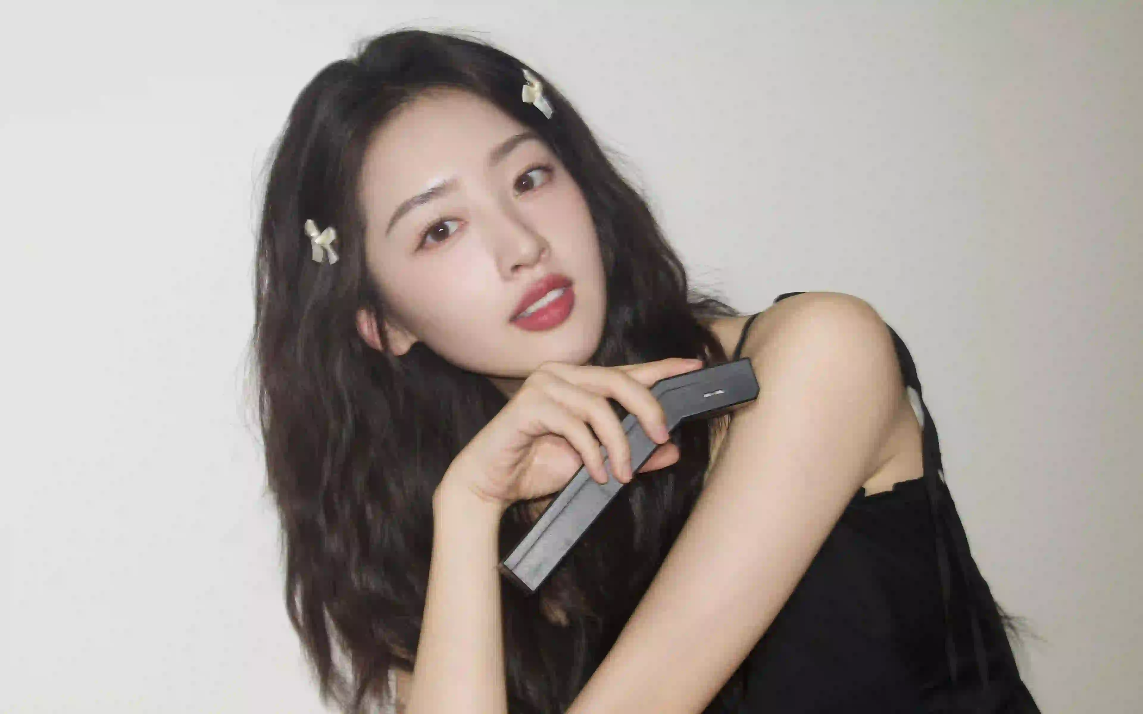 可爱长发美女邓恩熙 微笑女孩 黑丝长裙美女