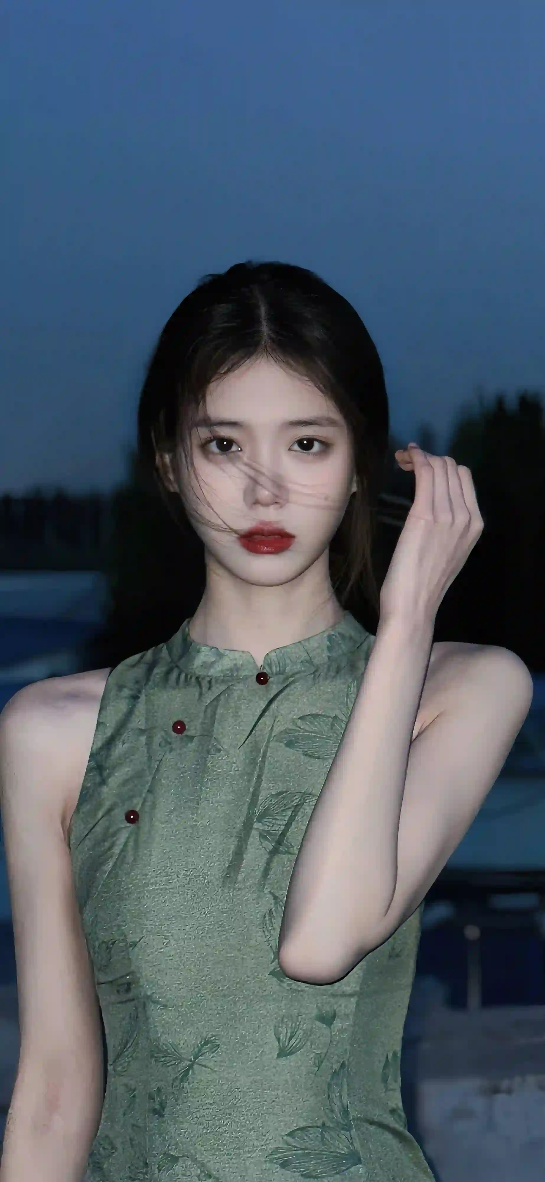绿色旗袍 美女 人像摄影 傍晚 红唇 古风