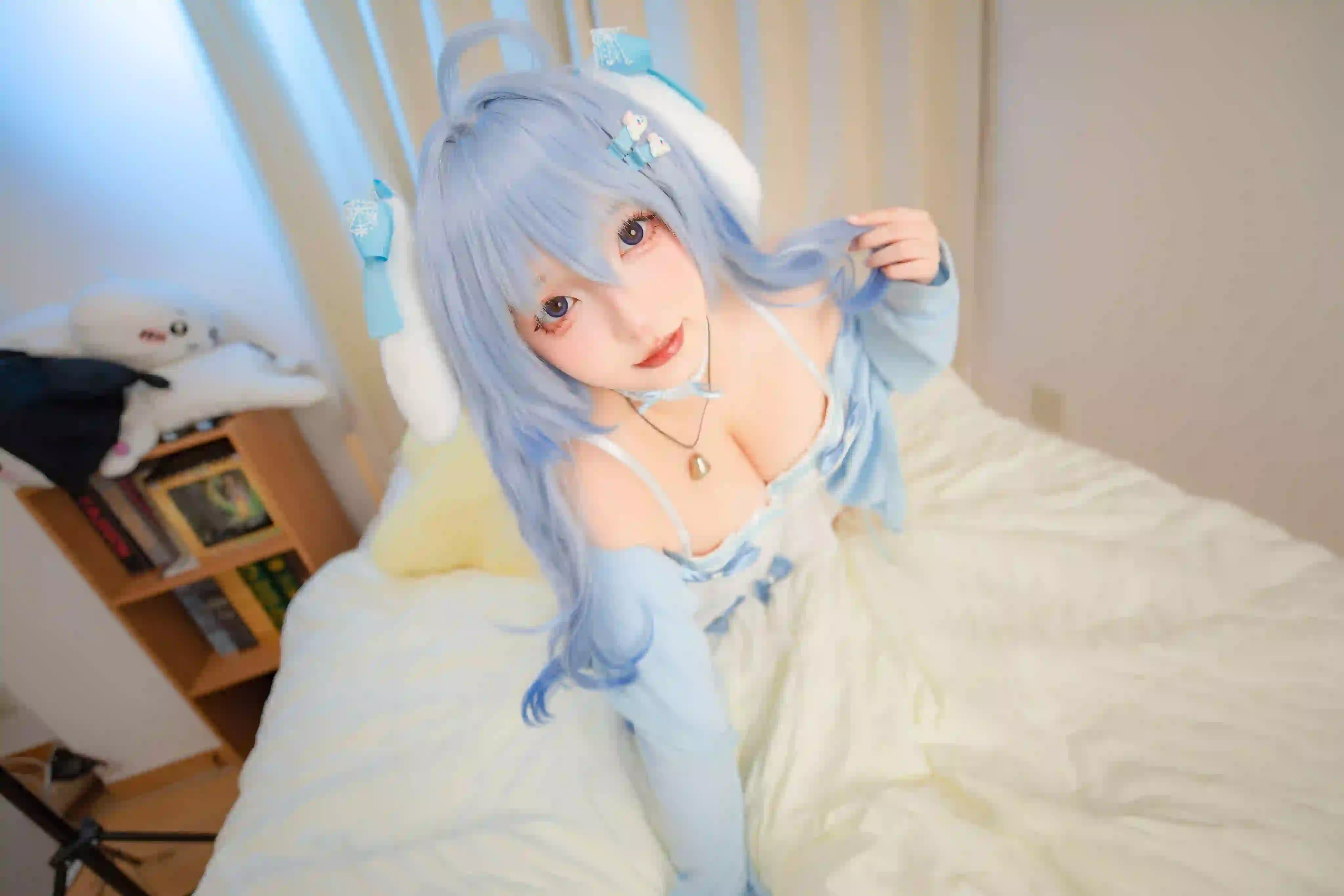 蓝色长发 性感美女 居家写真 cos