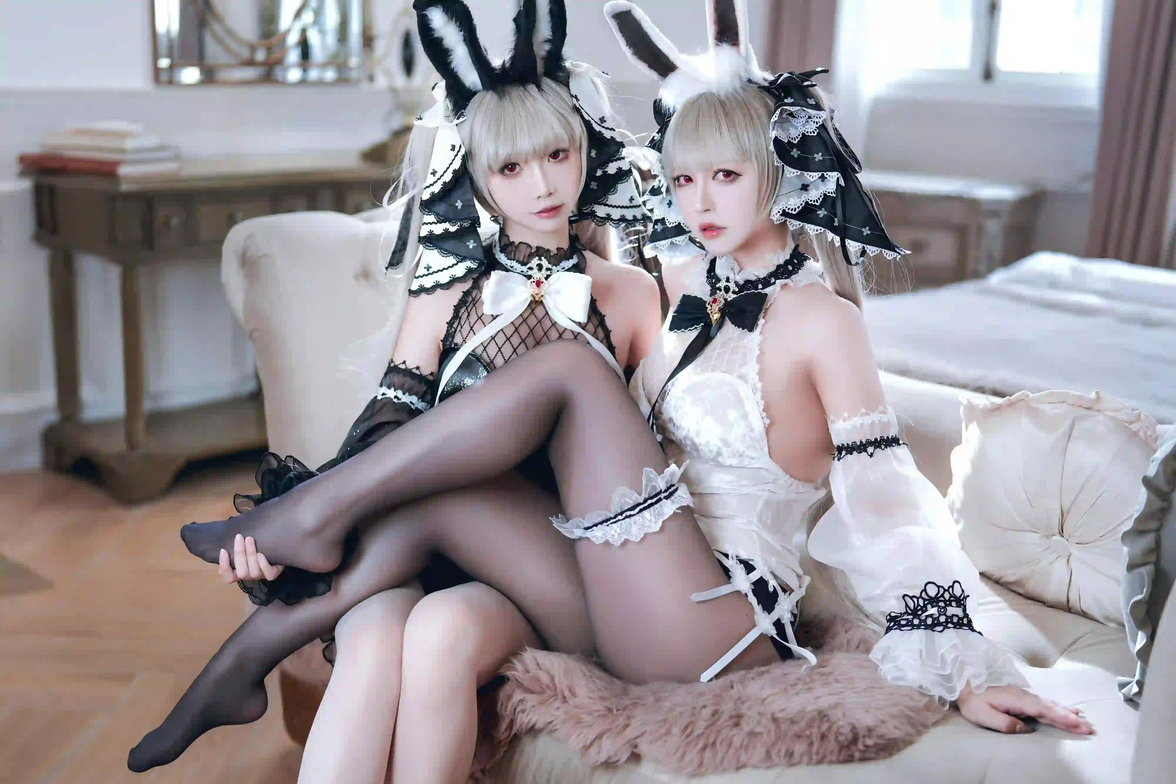 两个女孩 cosplay 长腿性感美女 丝袜美腿 居家写真