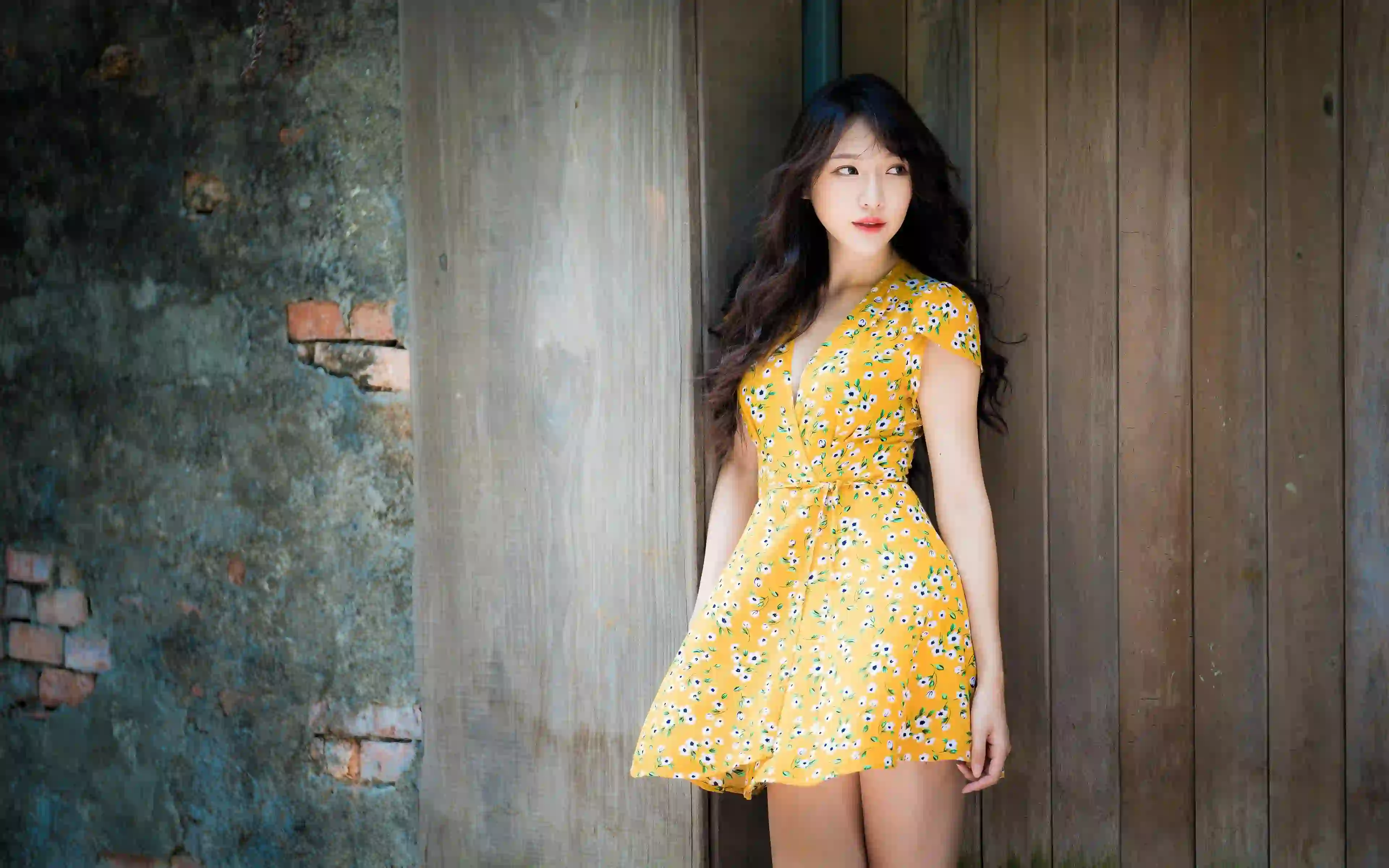 黄色花裙子 模特 长发美女 