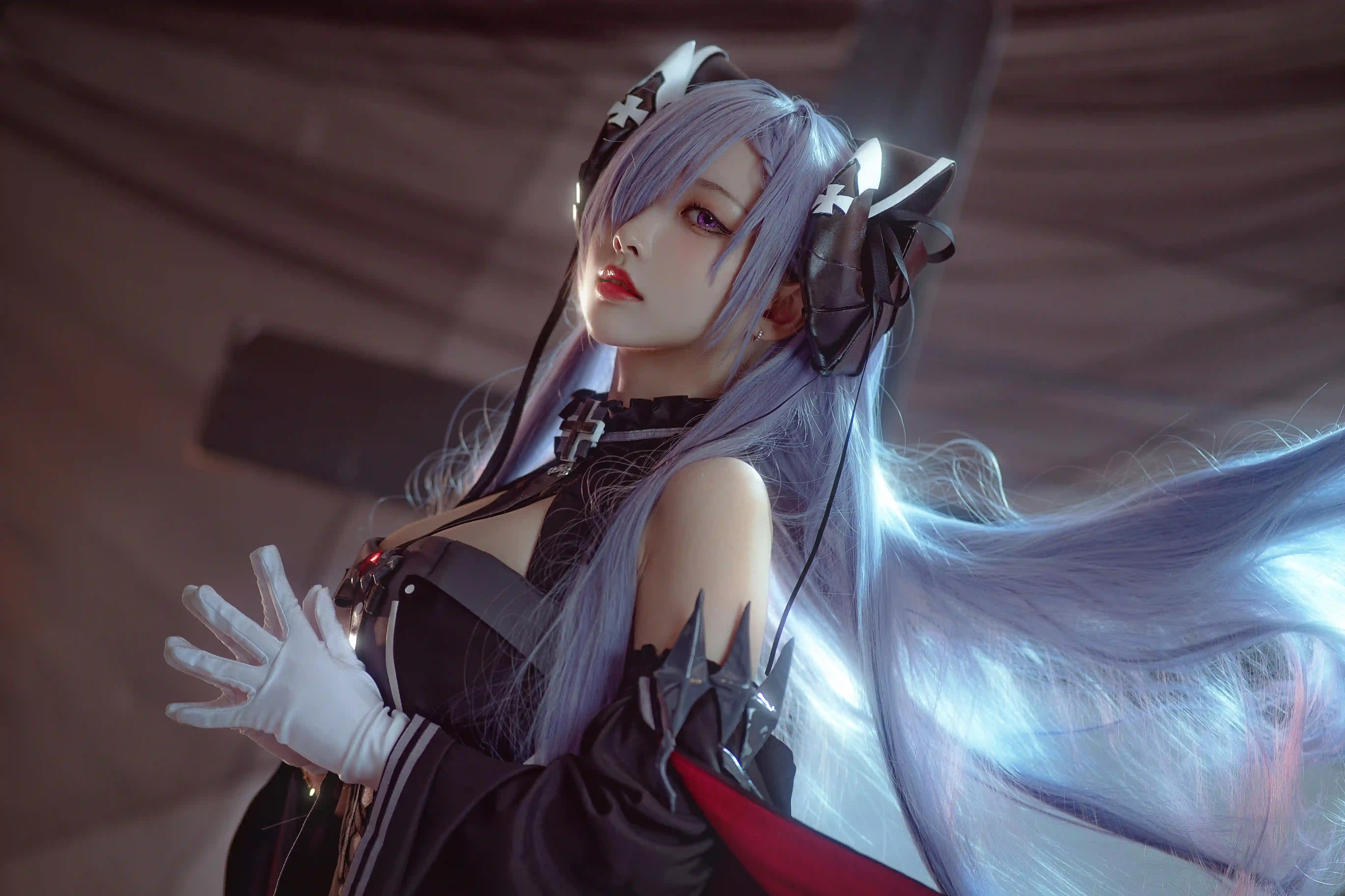 宮本桜奥古斯特 cos 长发动漫coser 银白色头发