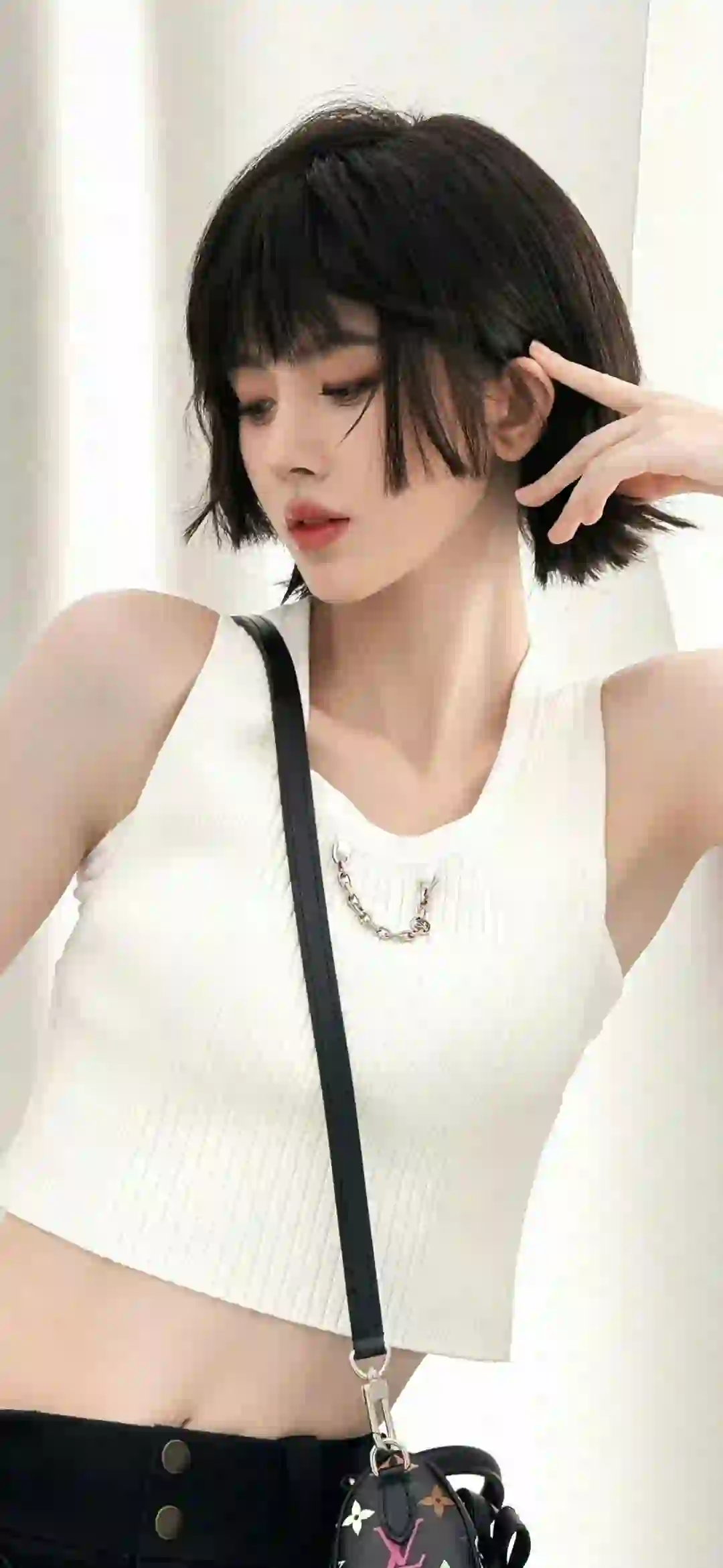 短发干练女孩 时尚美女 鞠婧祎