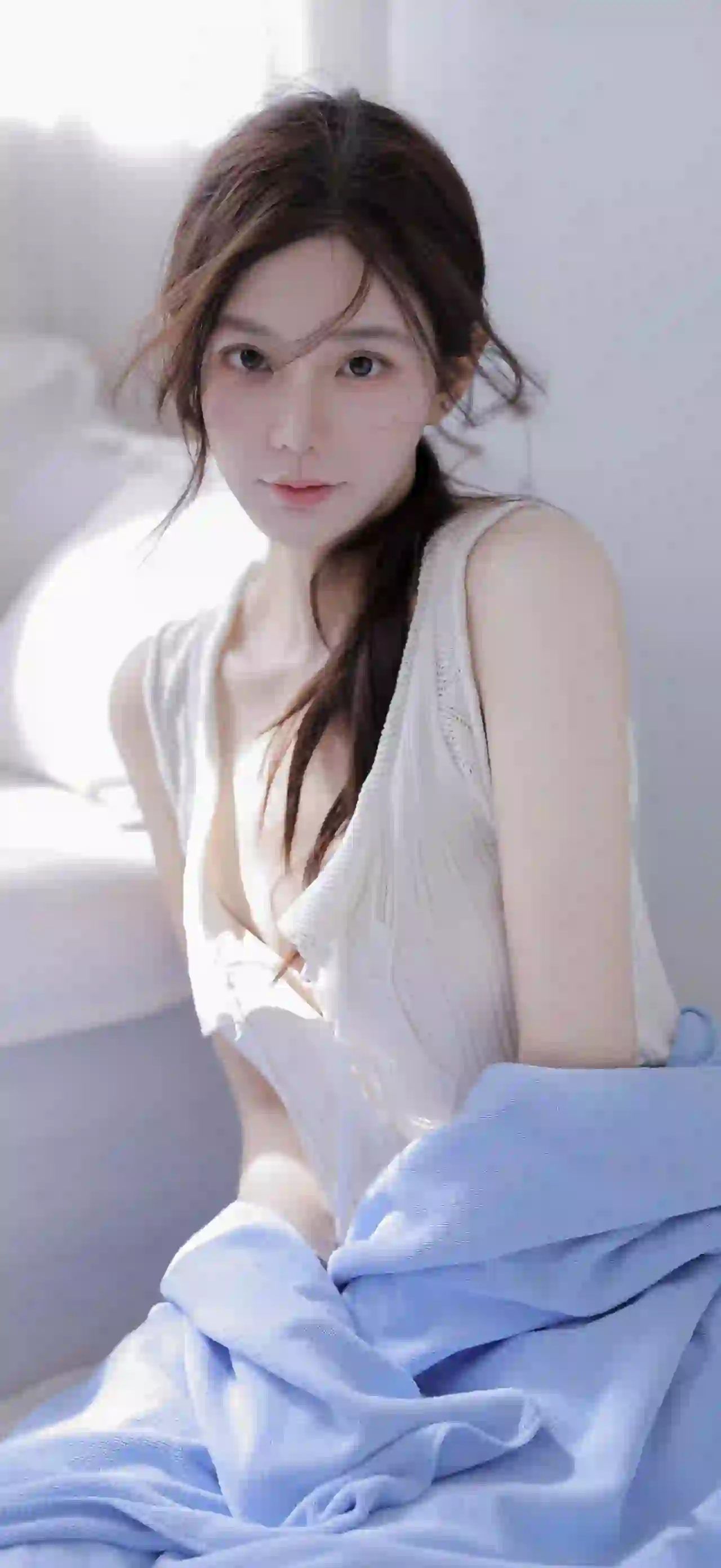 长发白衣清纯美女 居家场景 清纯女孩 纯欲