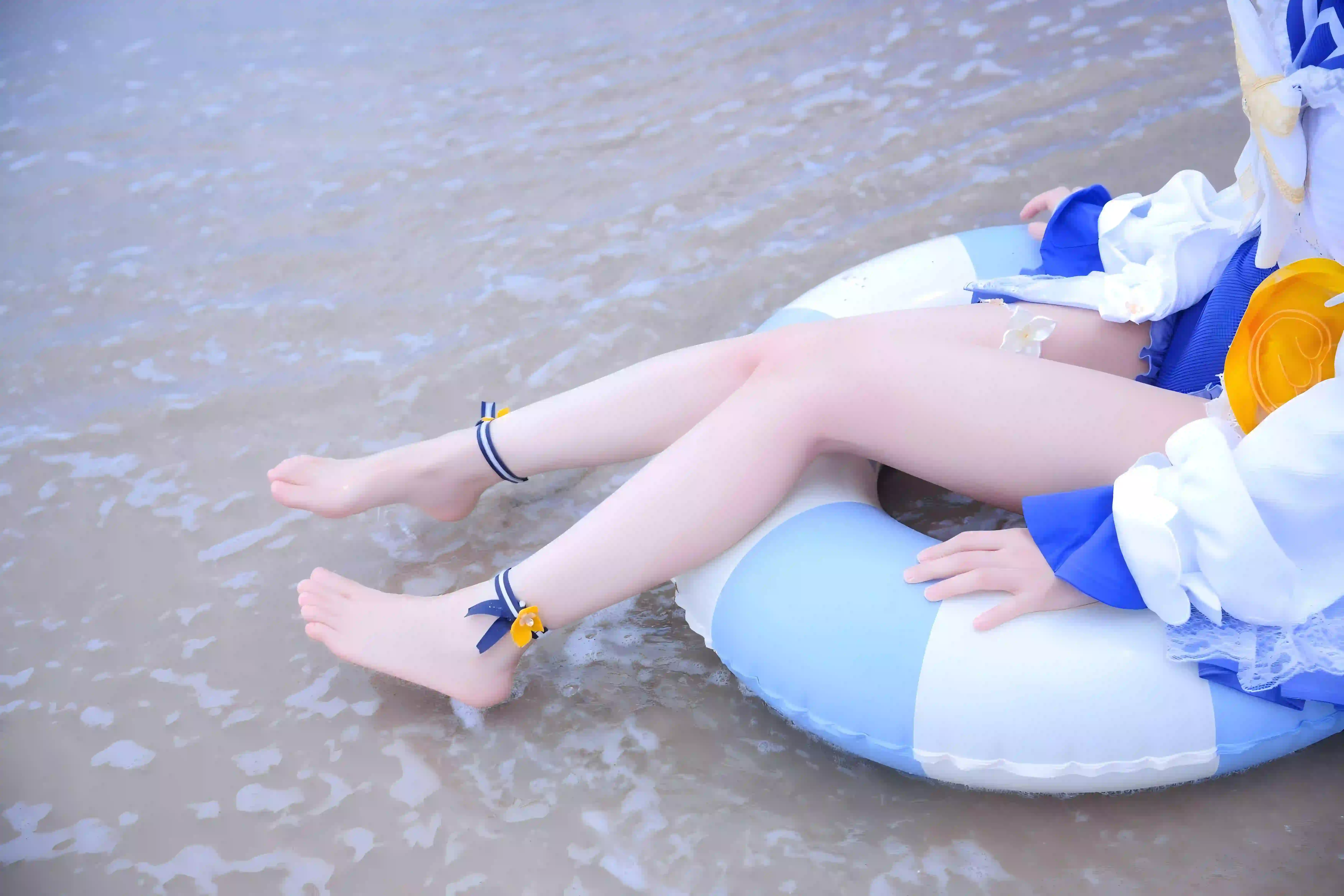 cosplay 户外写真 沙滩 天空 长腿美女 性感 腿