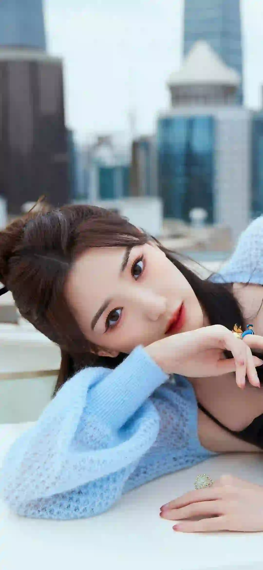毛晓彤 性感美女 蓝色毛线衣