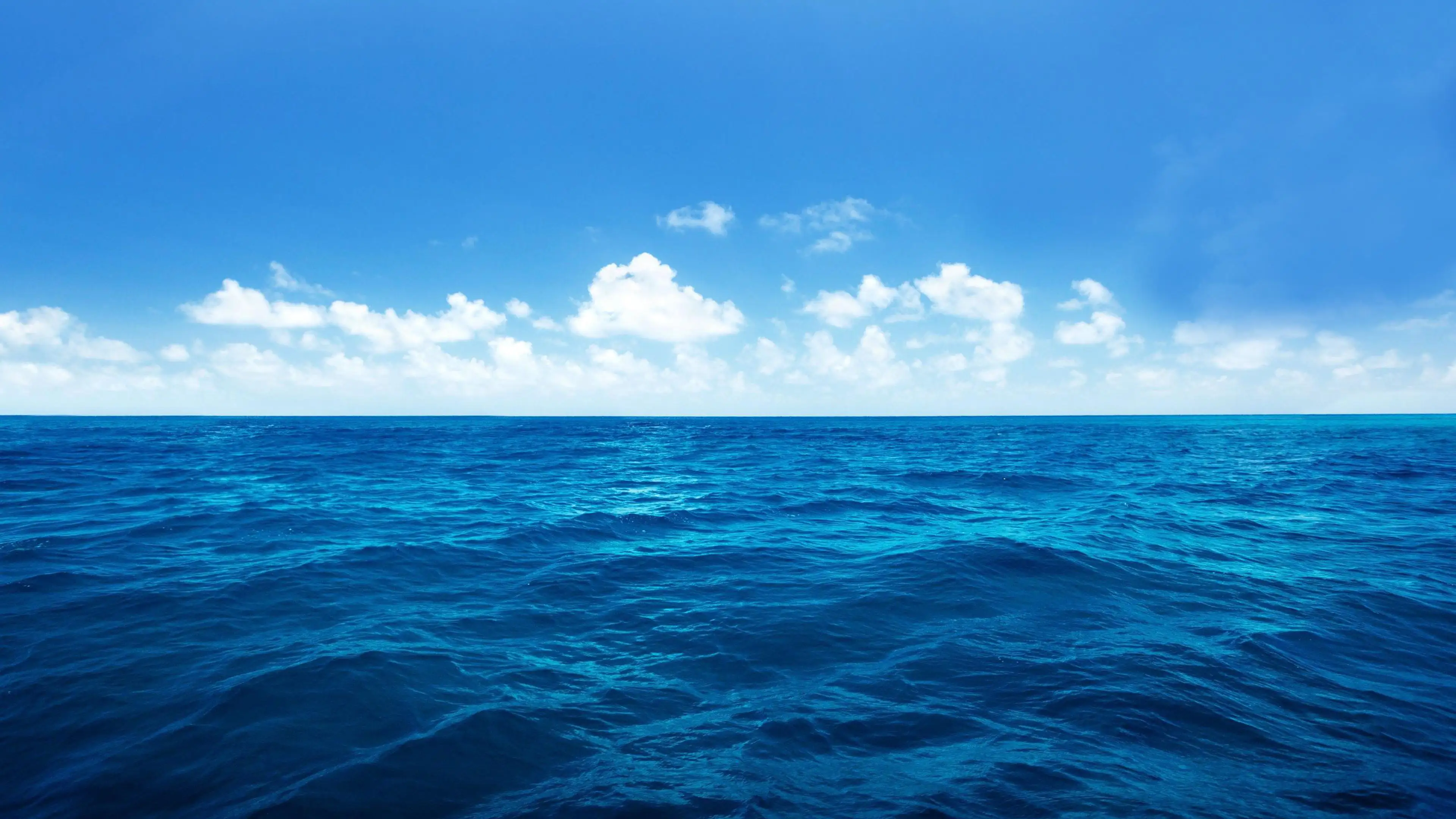 蓝天，大海，海面