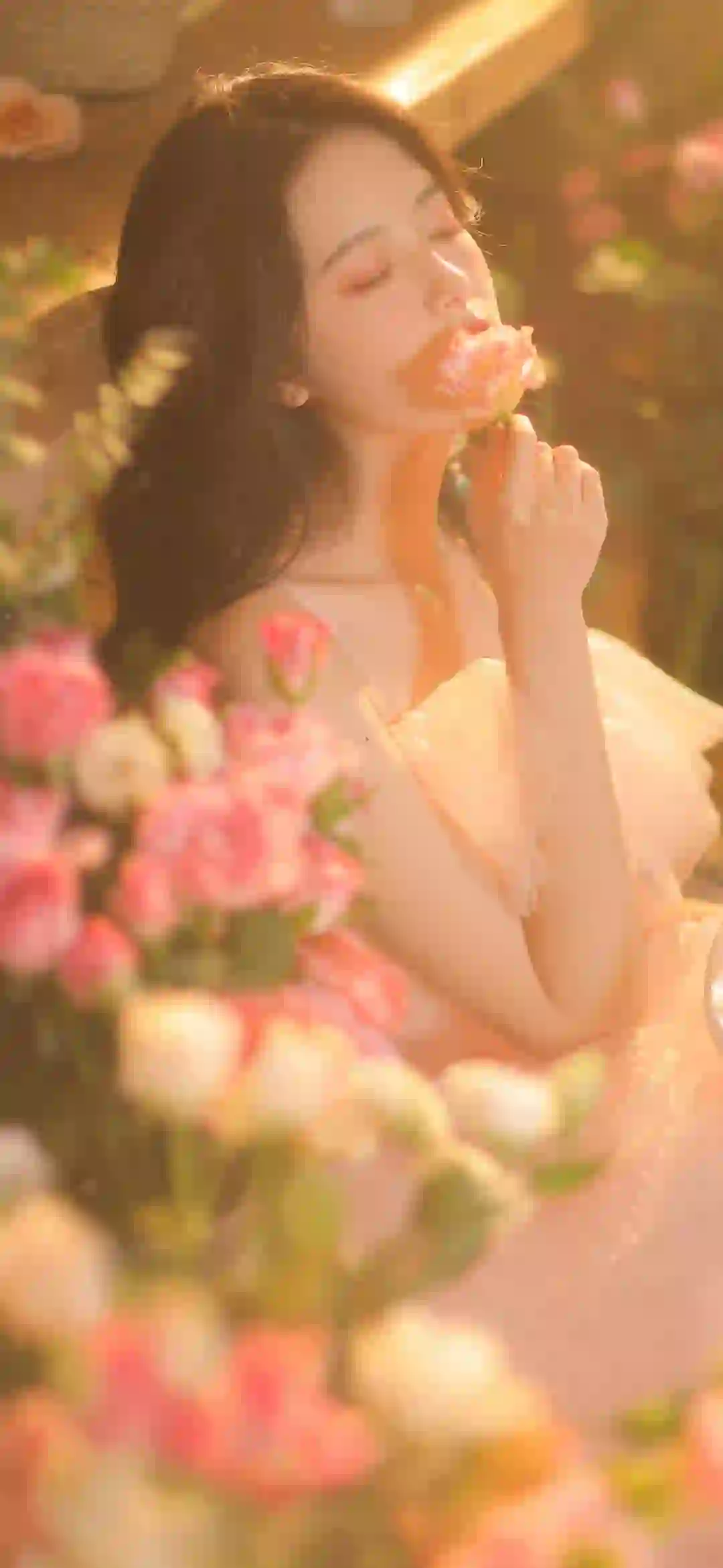 郁金香 🌷 长发清纯美女 朦胧感 粉色吊带长裙美女  3