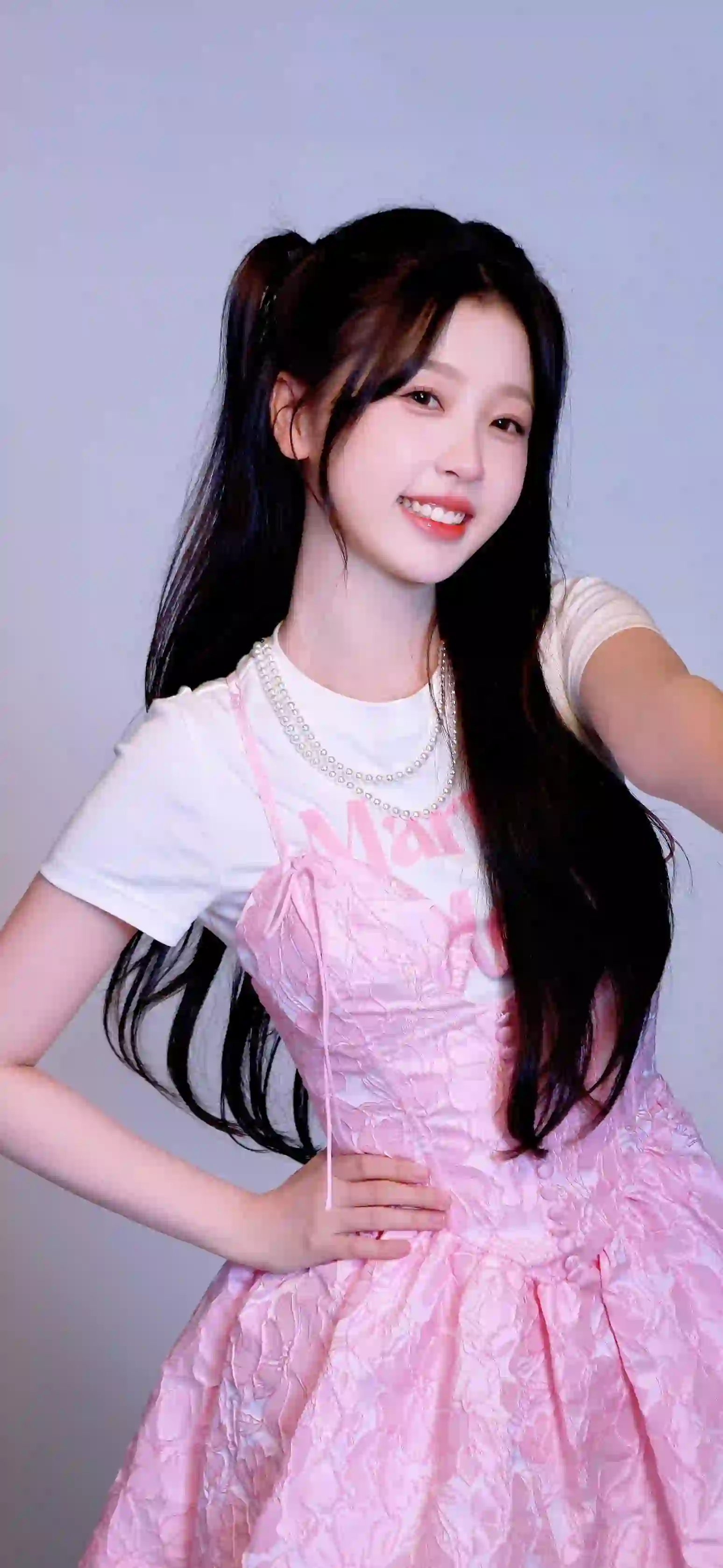 可爱甜美女孩 长发美女 微笑 虞书欣