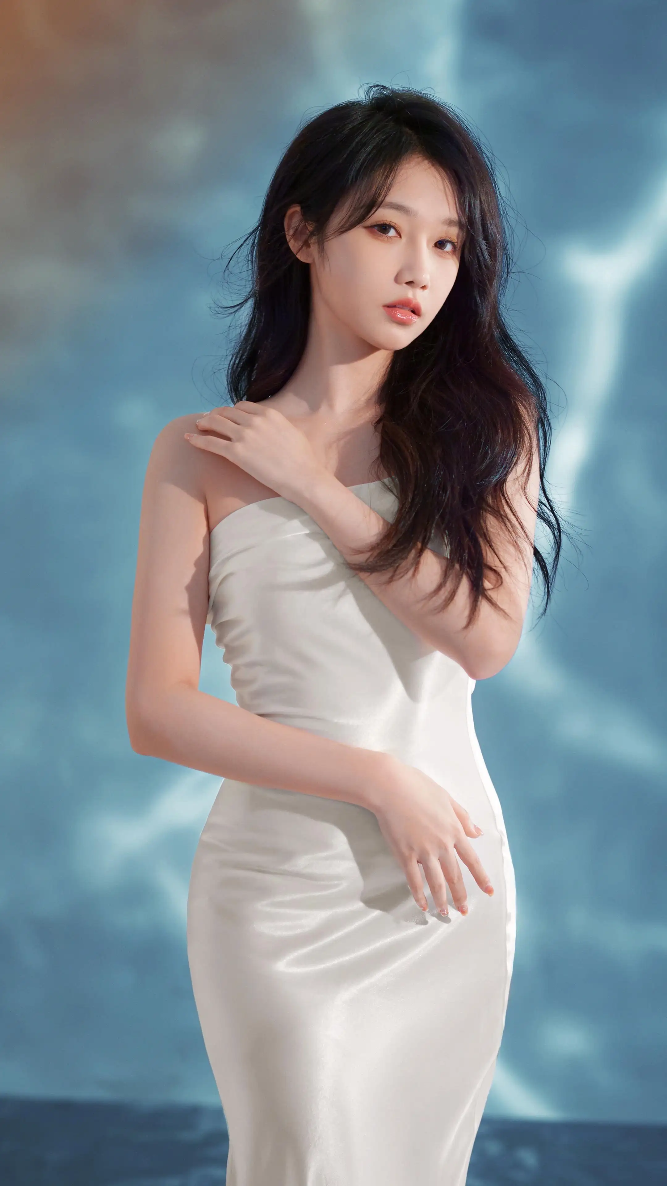 宋昕冉 白色裙子礼服4k美女高清手机壁纸4k全屏2160x3840_彼岸图网.jpg