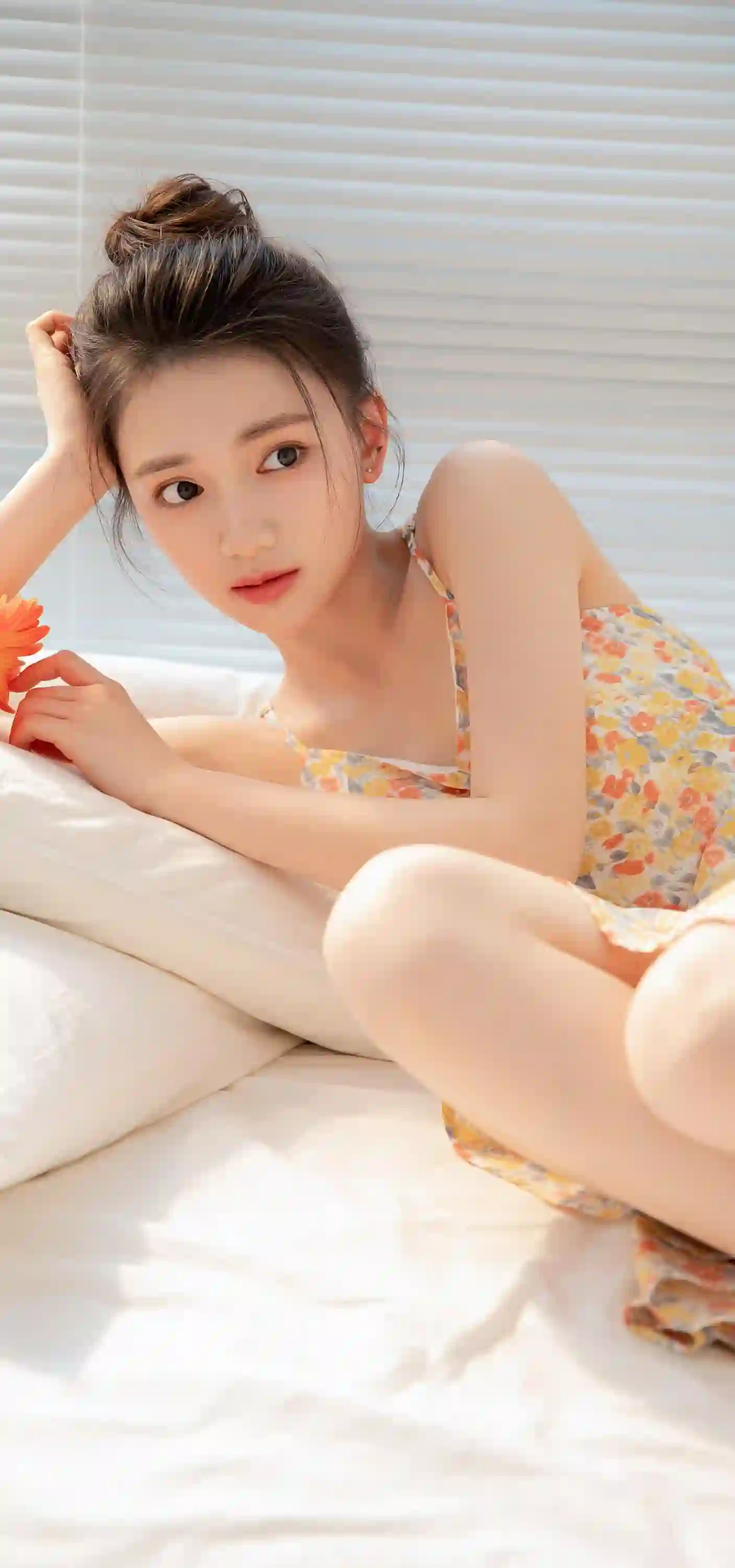 清纯美女 性感姿势 居家写真 长腿美女 碎花裙