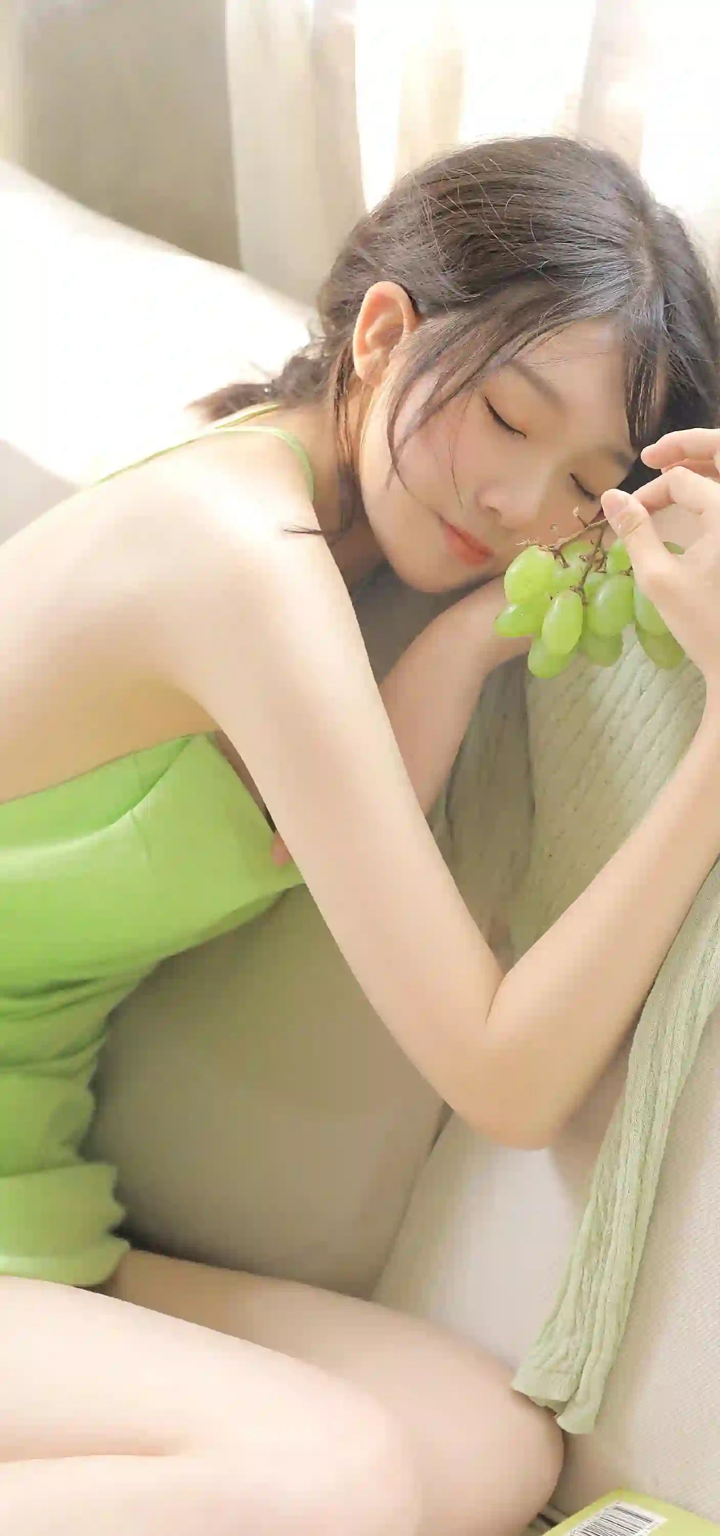 长发美女 清纯 绿色裙子 美腿 唯美
