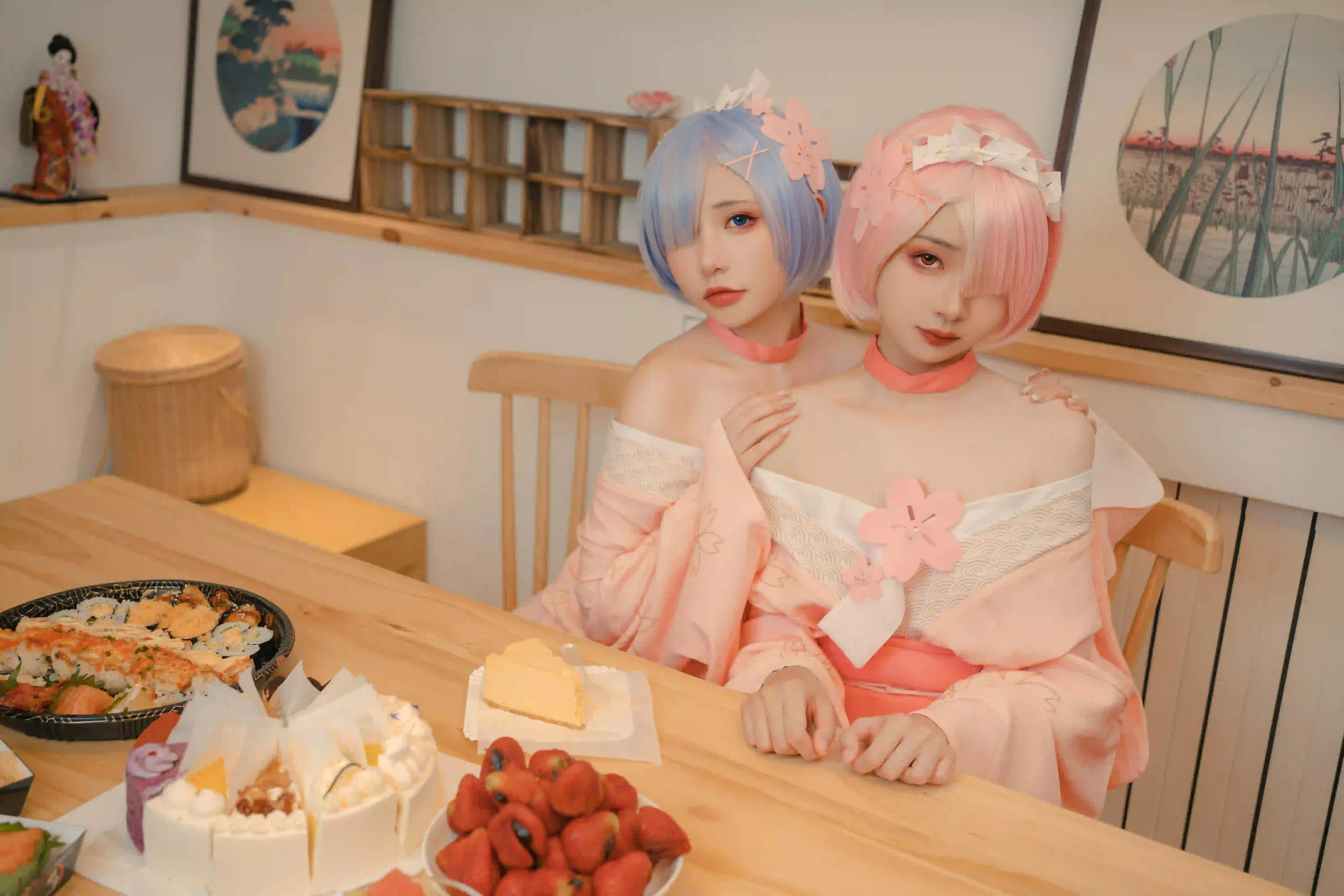 cos 拉姆 雷姆 动漫角色 美女 漏肩穿搭