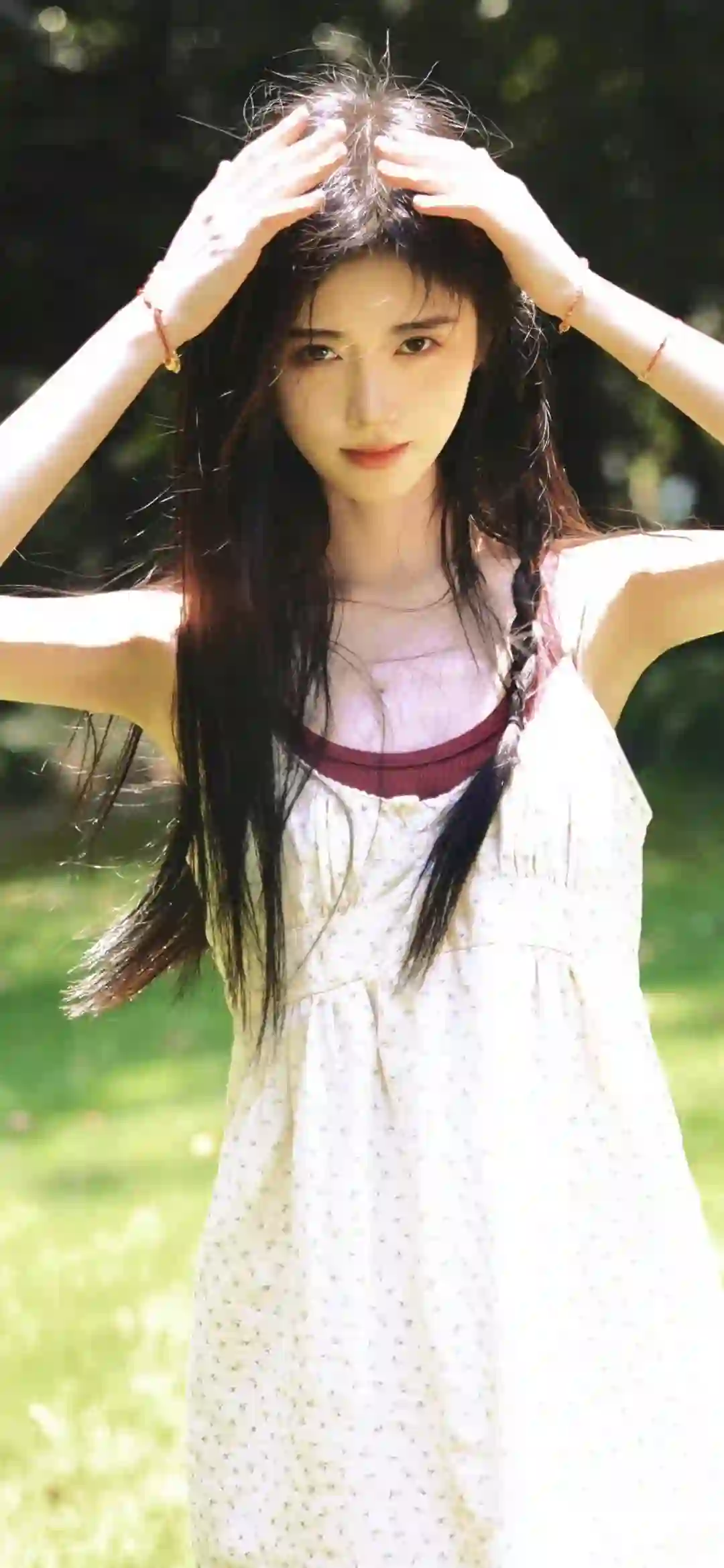 明星壁纸 长发可爱美女 时尚美女 鞠婧祎 白色碎花裙 可爱 清纯