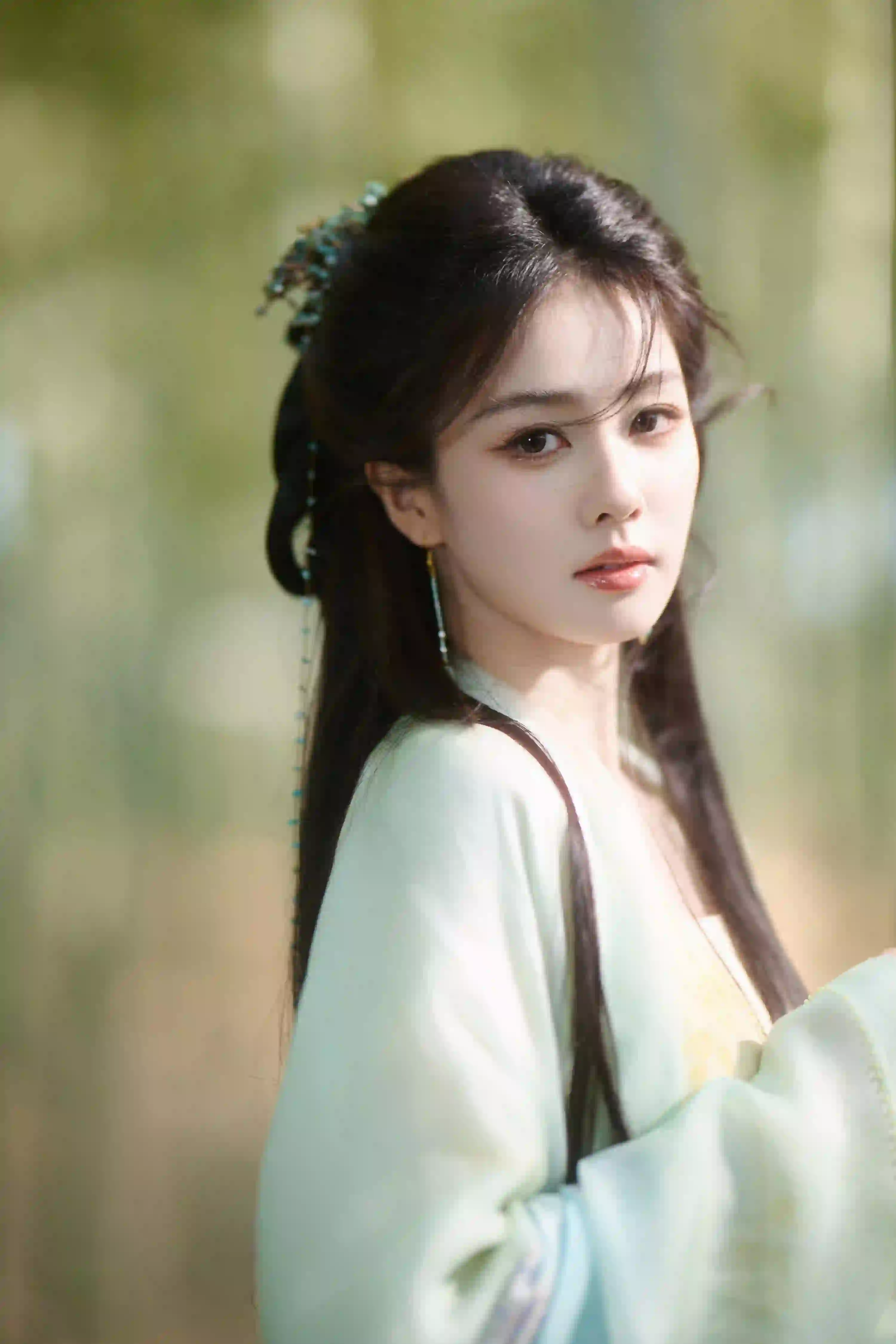 白鹿 古风汉服美女 户外 绿色汉服