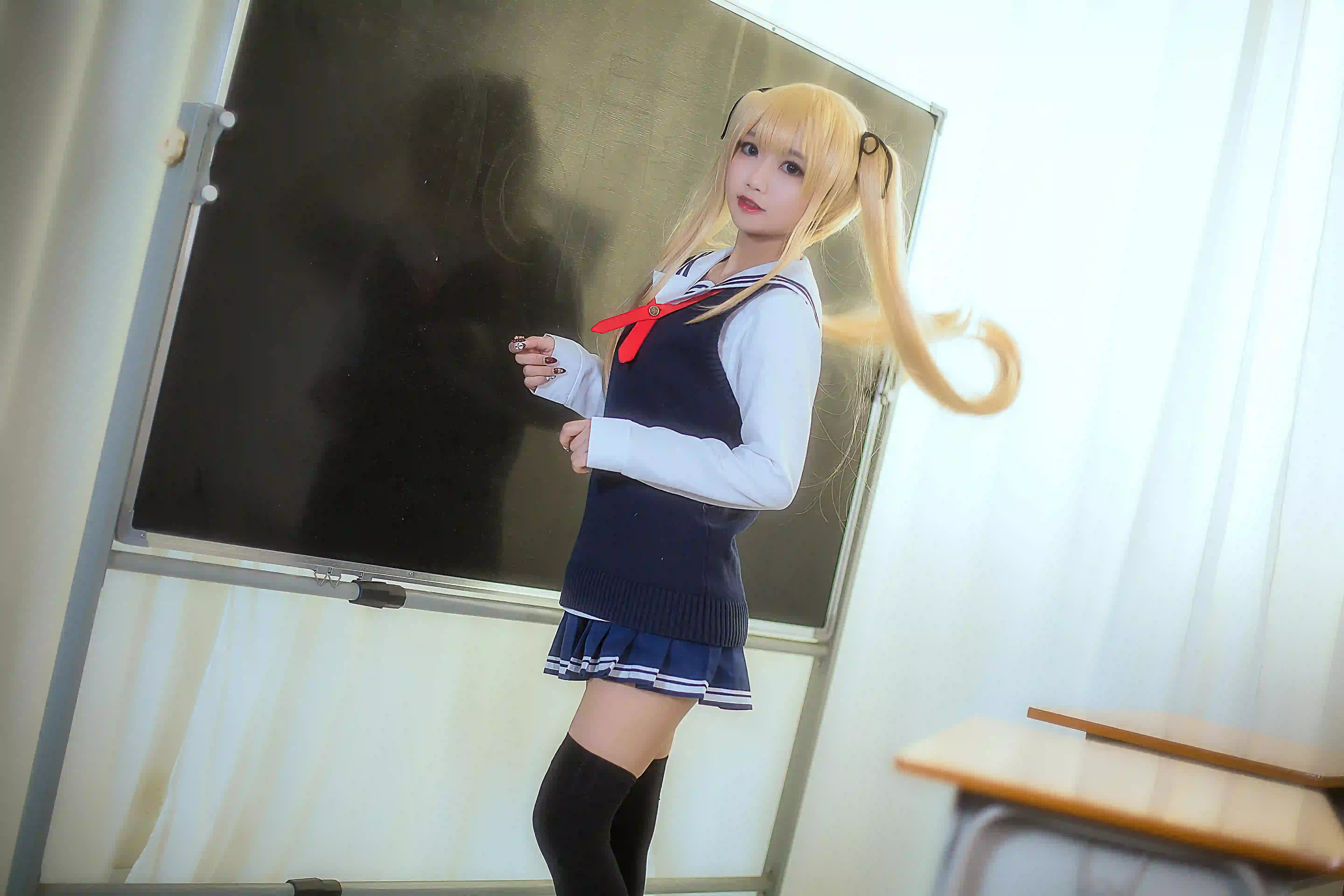 jk制服 双马尾女孩 长发美女 黑丝 黑板