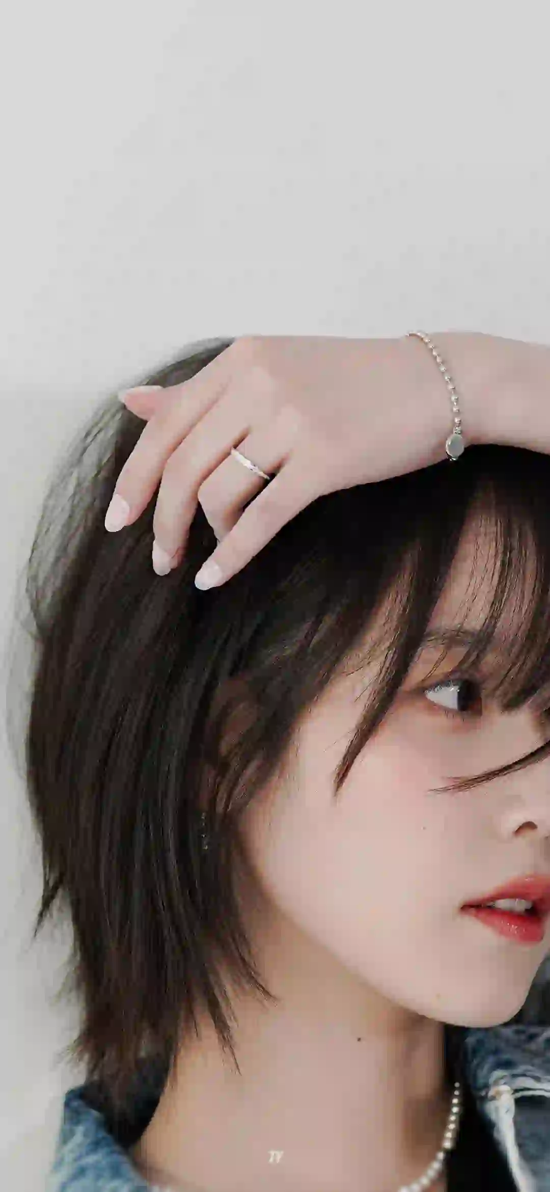 IU 美女 明星壁纸 可爱 短发