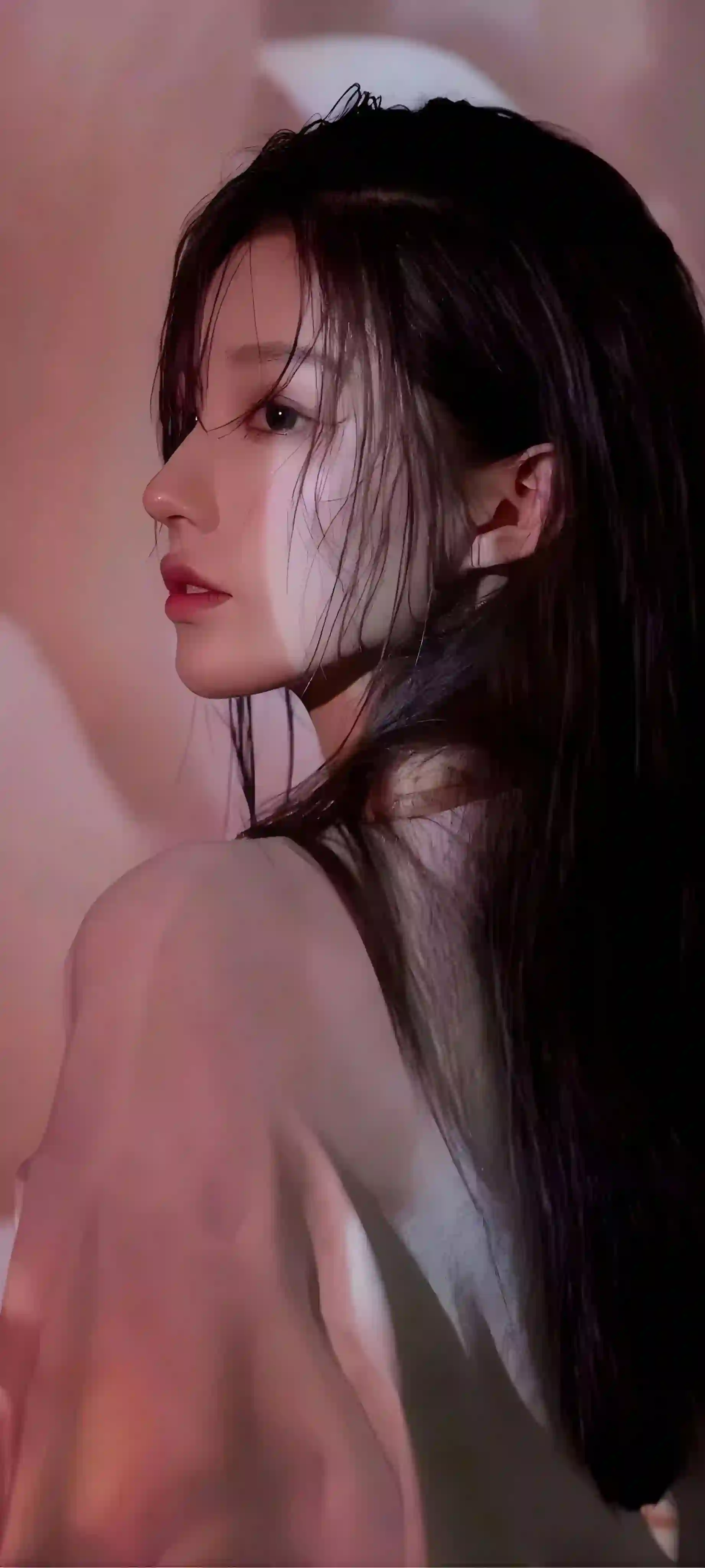 打湿了的头发 长发美女 