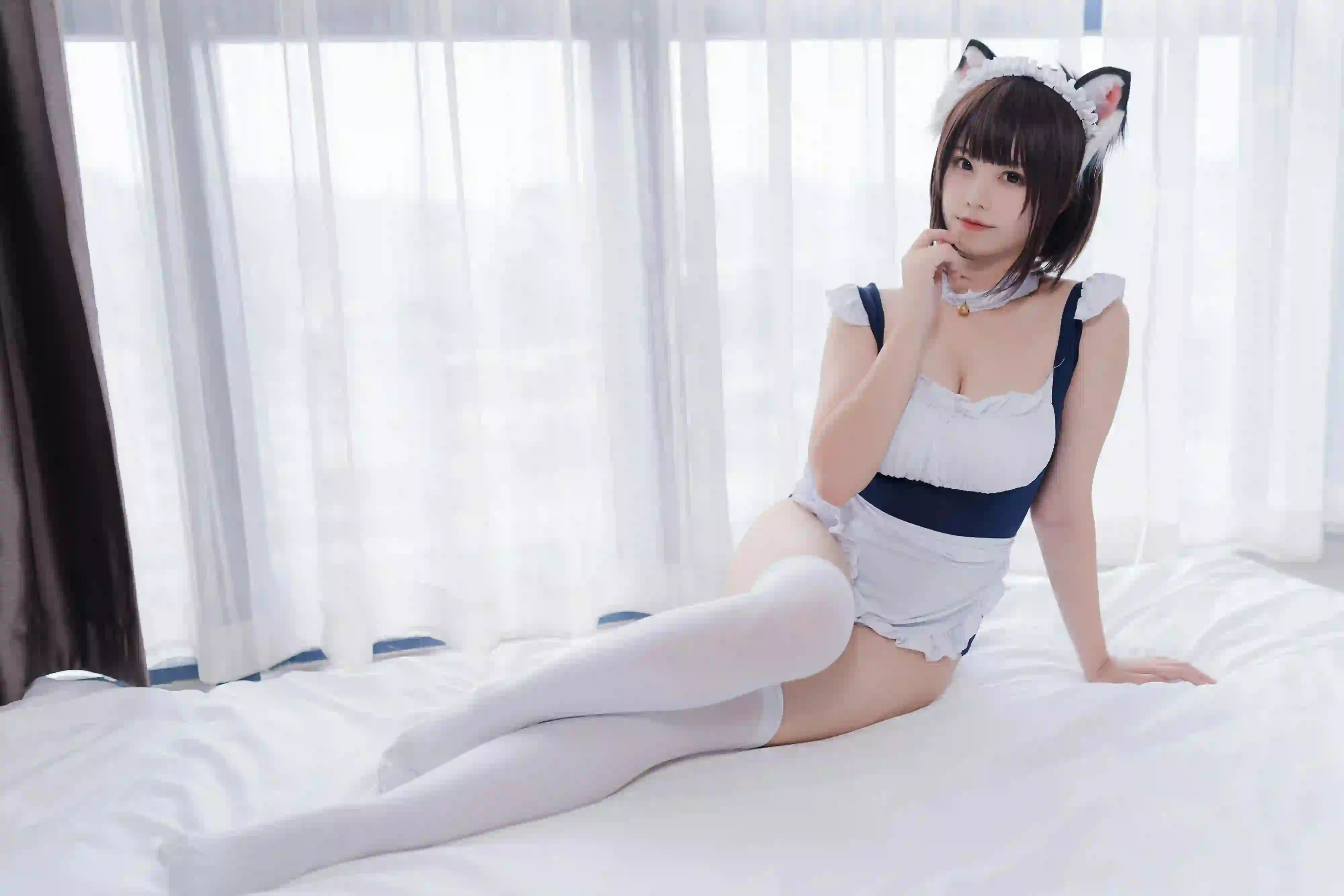 长腿丝袜美女 女仆穿搭 居家 白色衣服 白色裙子 长腿 猫耳