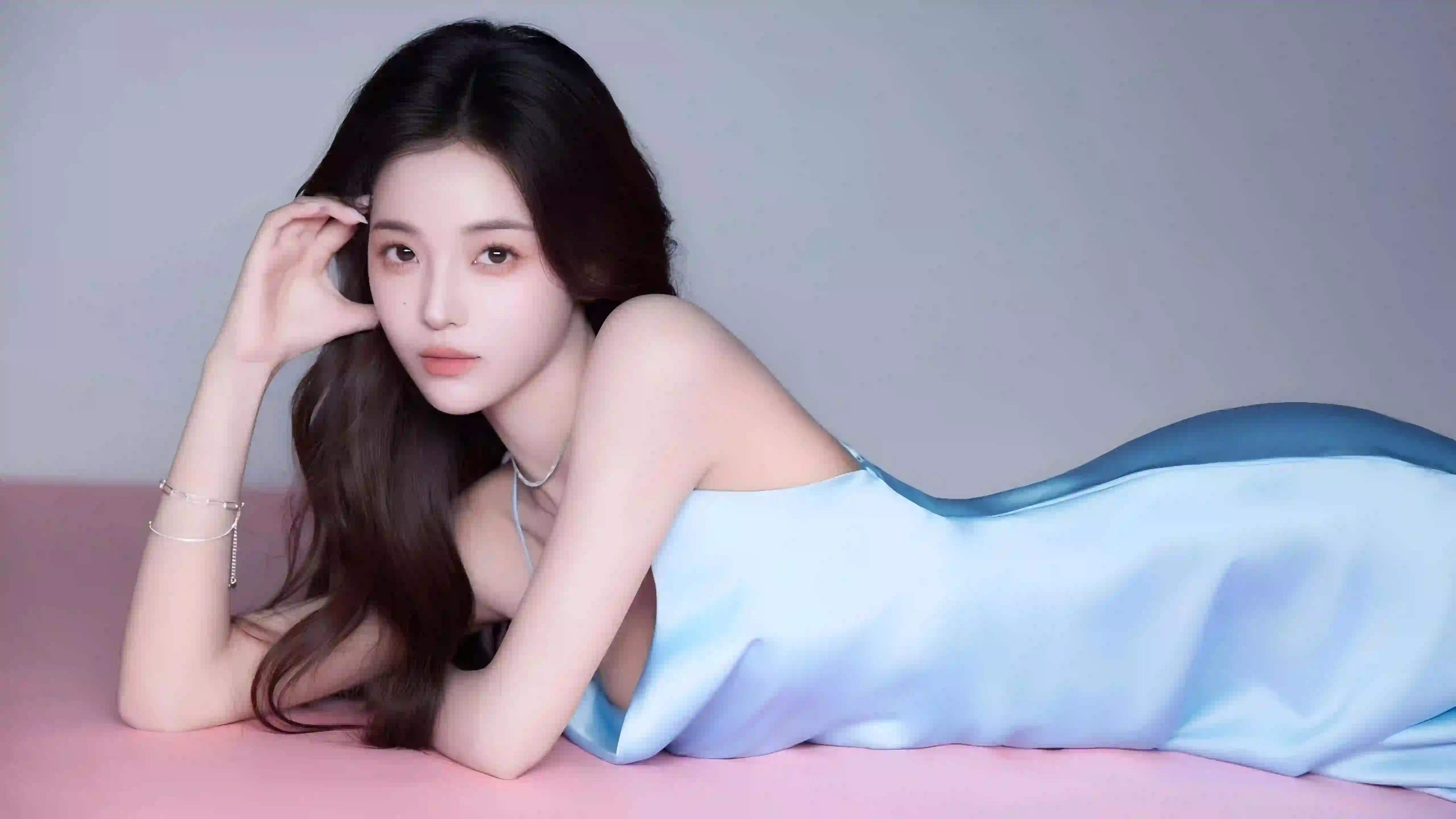 长发美女 性感美女 吊带美女