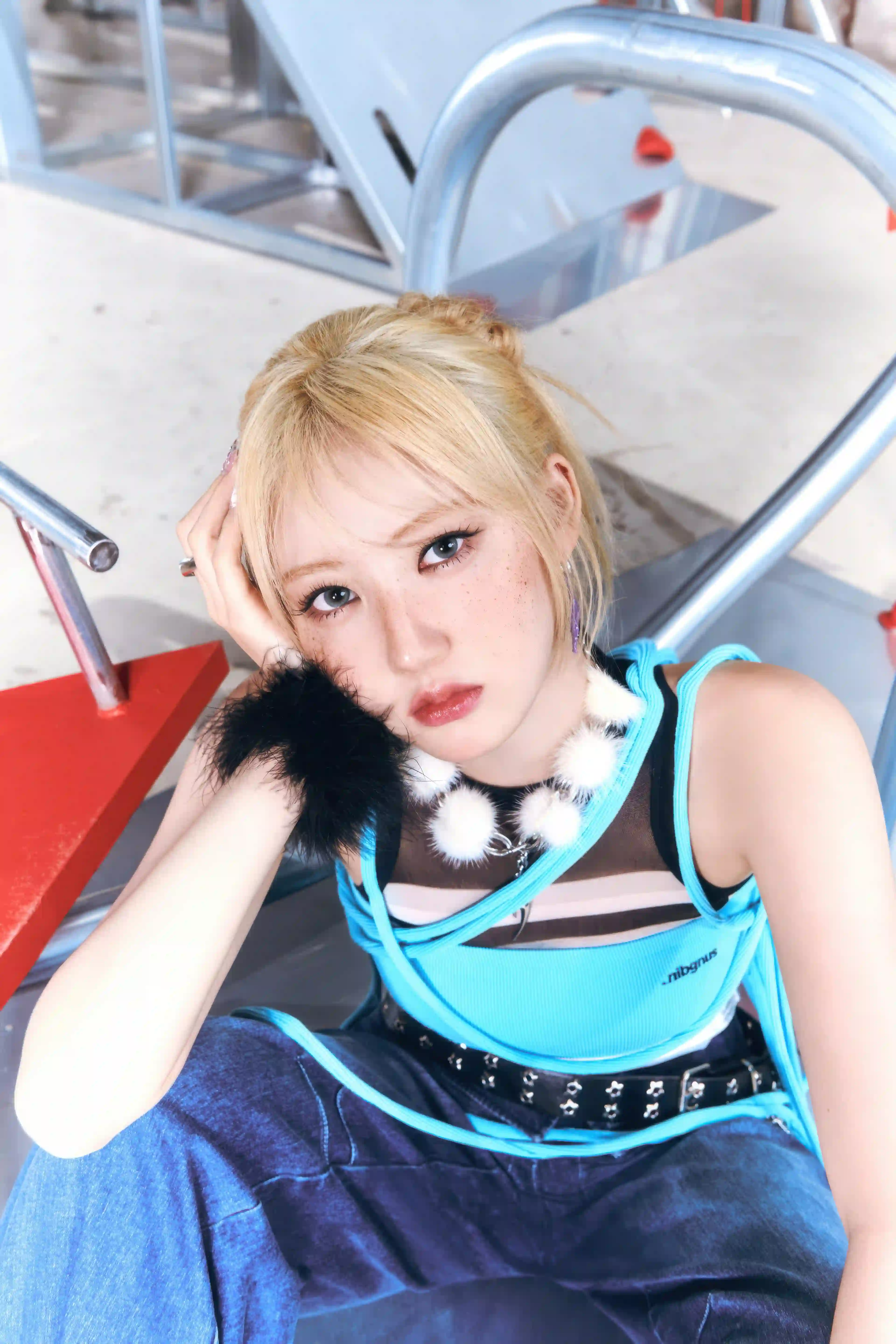 金发少女 酷炫时尚 个性穿搭 工业风写真 美女 冷艳