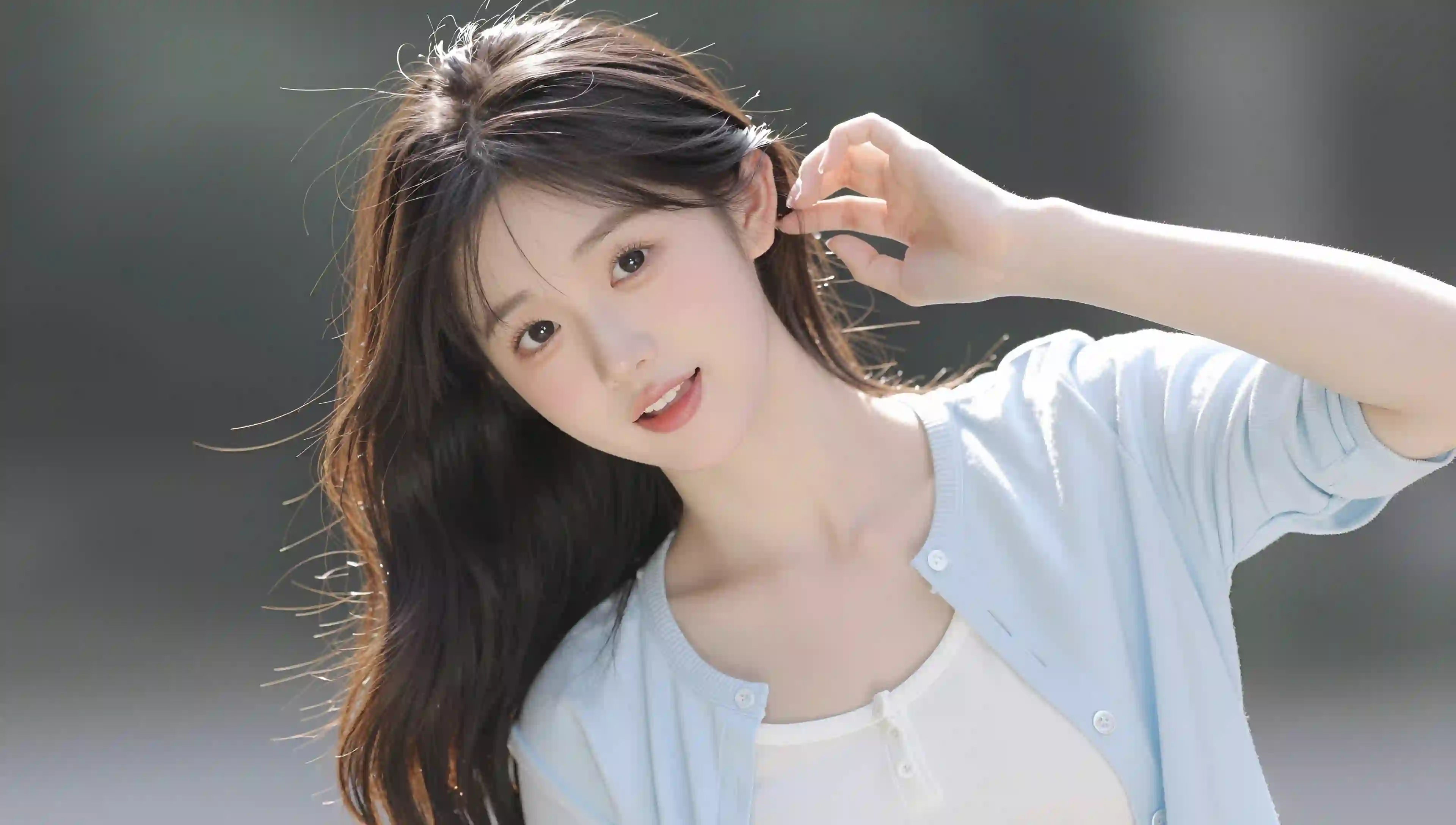 长发女孩 阳光 清新 肖像 壁纸
