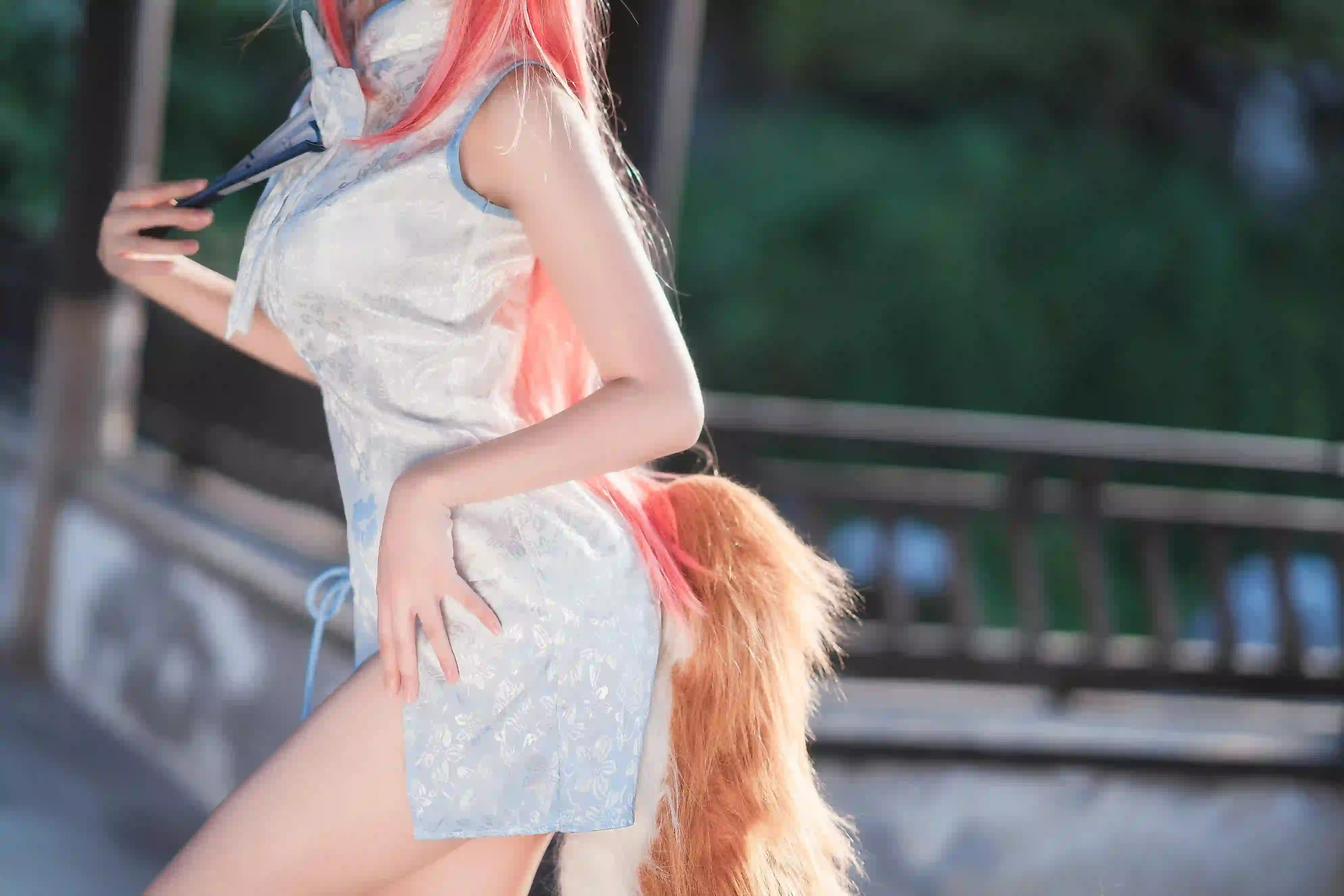 cosplay 长发女孩 狐狸耳朵 尾巴 旗袍穿搭 特写