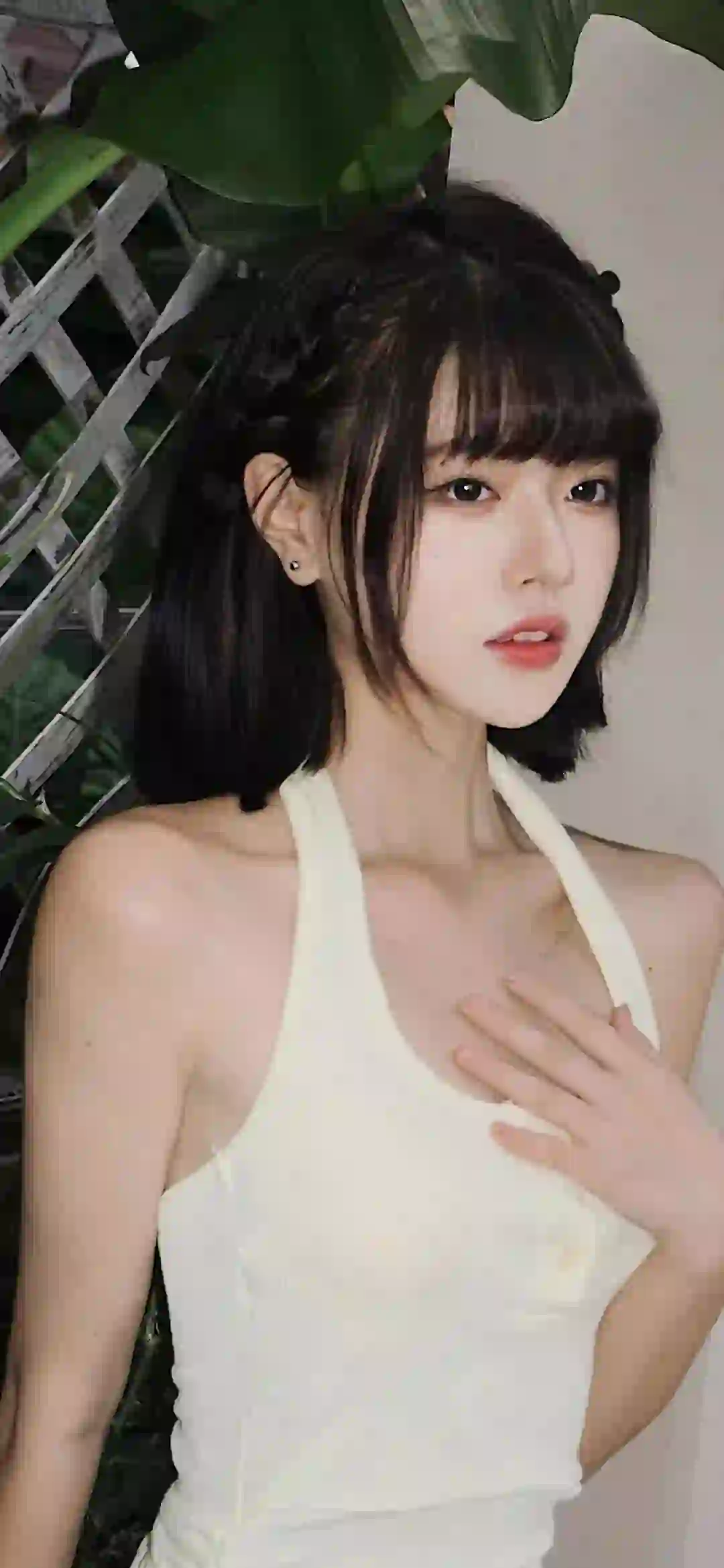 长发清纯美女 可爱 个性 白色衣服