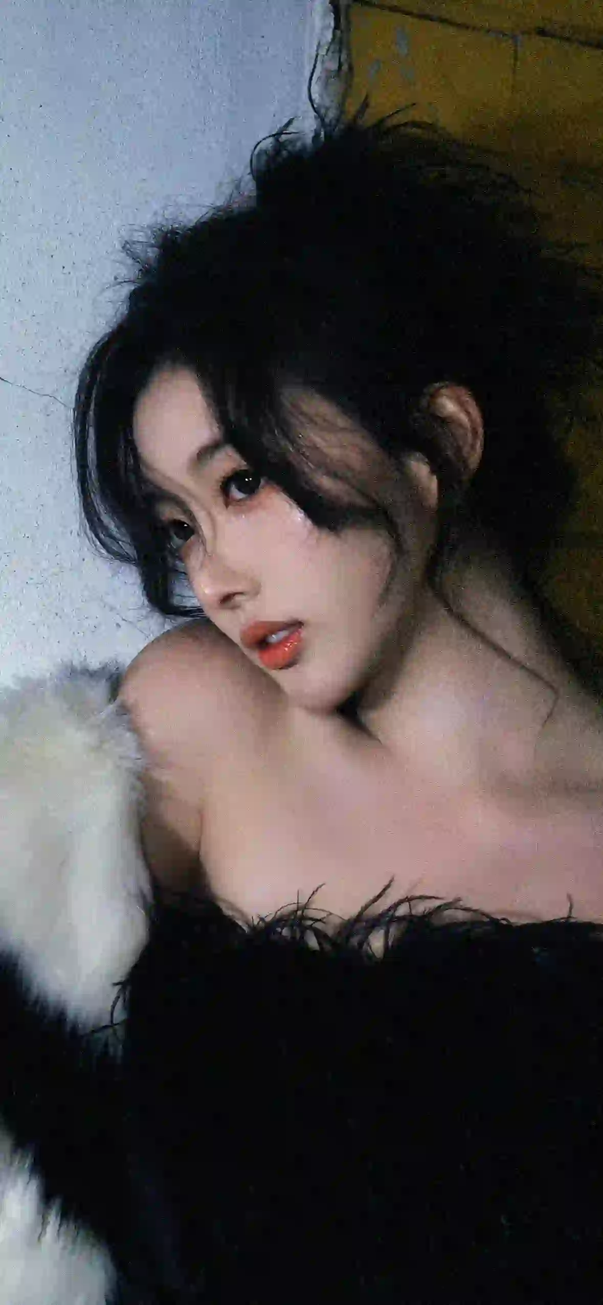 明星 孔雪儿 长发美女 抹胸穿搭 性感