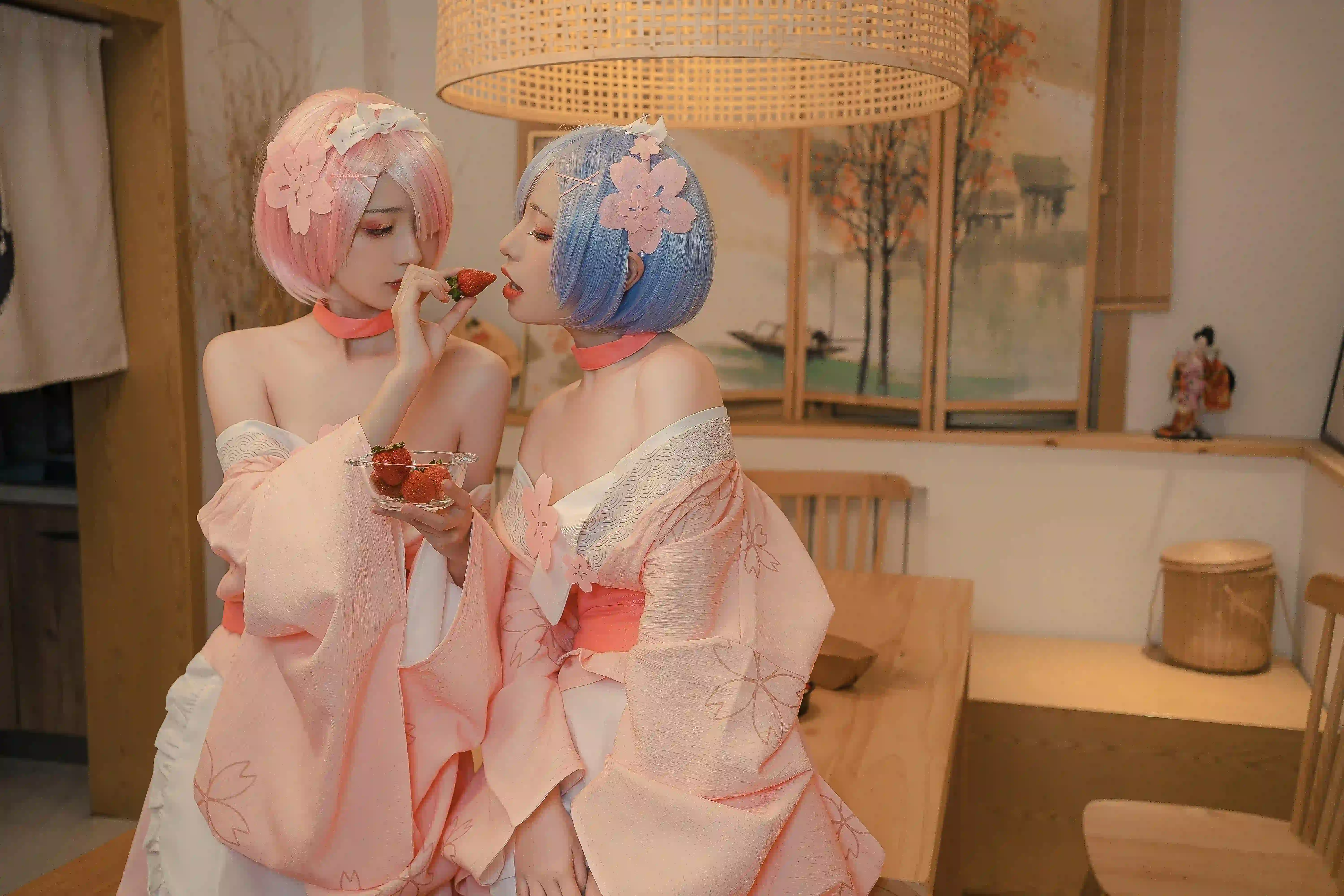 cos 拉姆 雷姆 动漫角色 美女 草莓