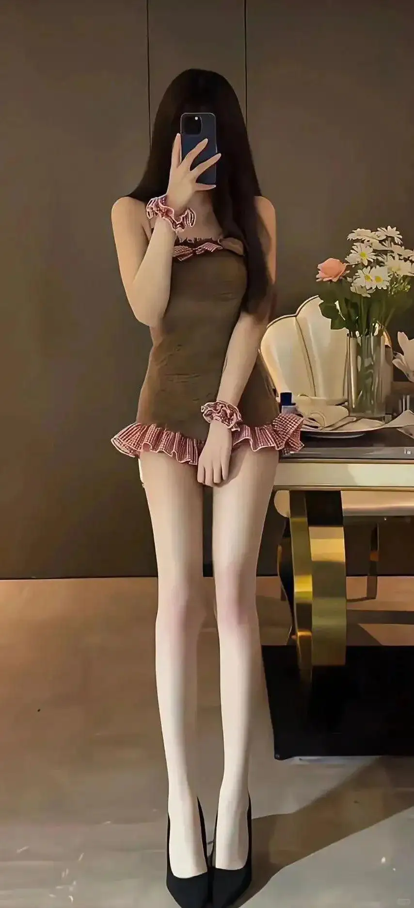 高跟长腿丝袜长发美女