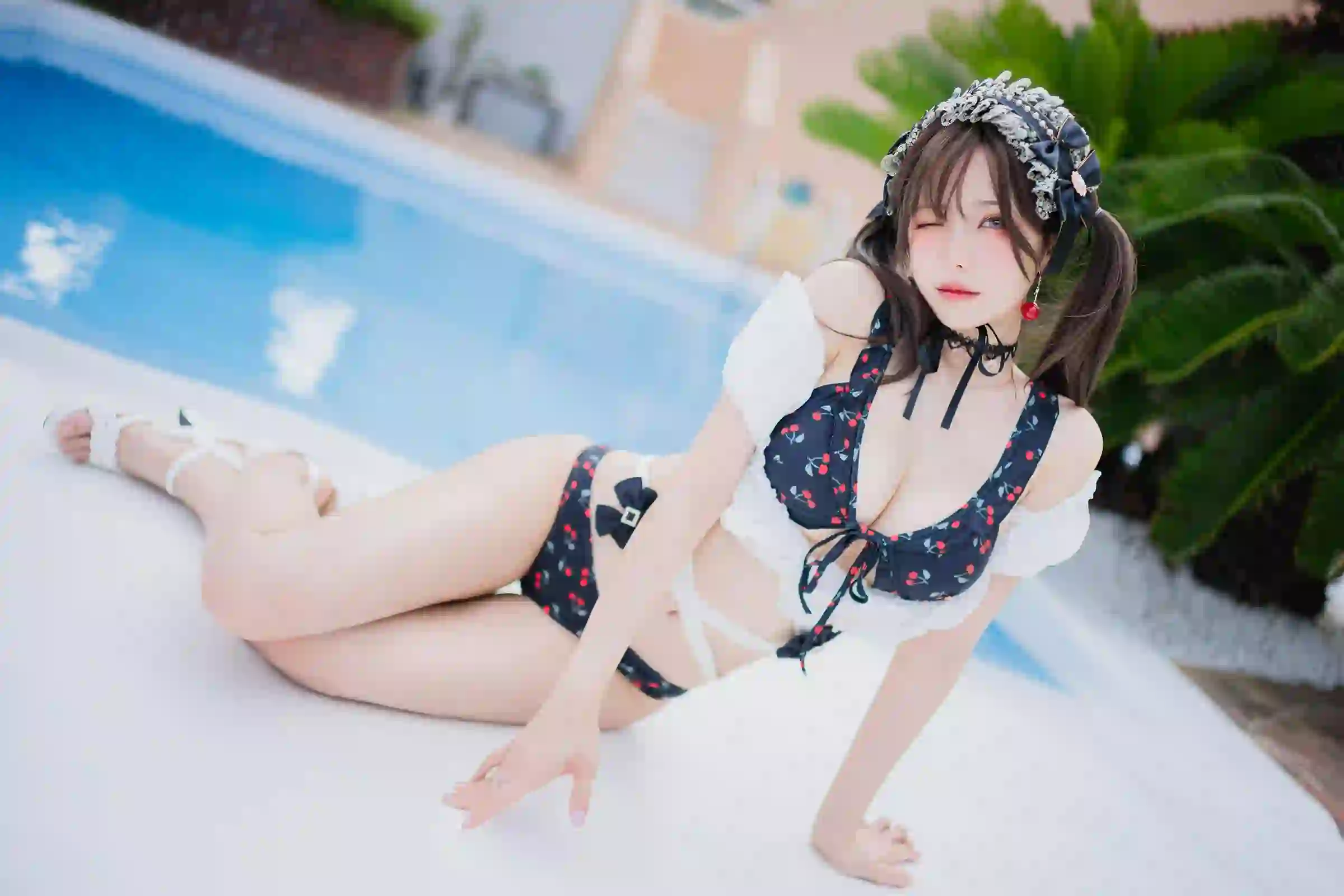 双马尾 长发性感美女 户外 泳池美女 长腿美女 可爱女孩