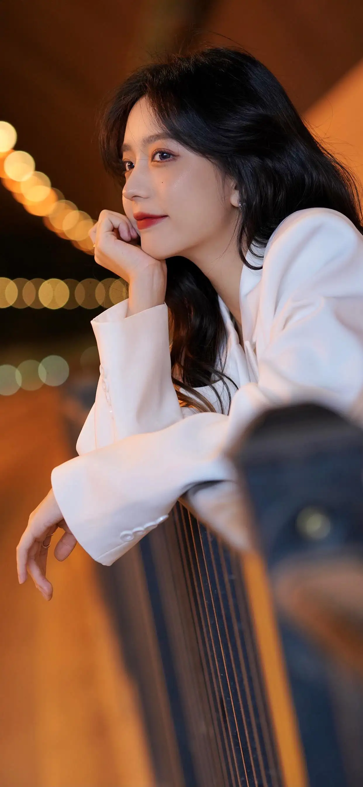 时尚女孩｜白色西装｜女神｜可爱｜微笑